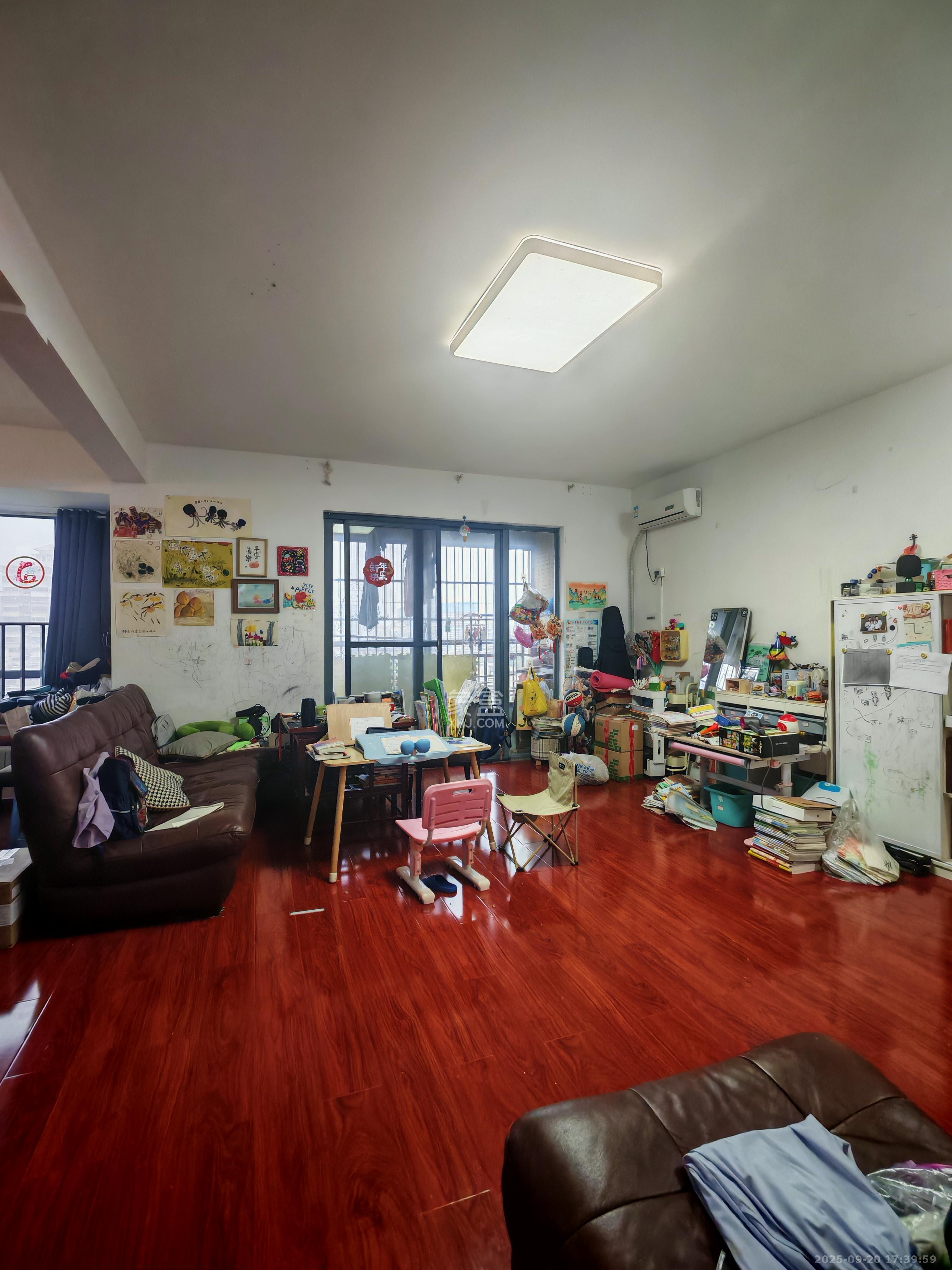 万博汇  3室2厅2卫    3500.0元/月室内图