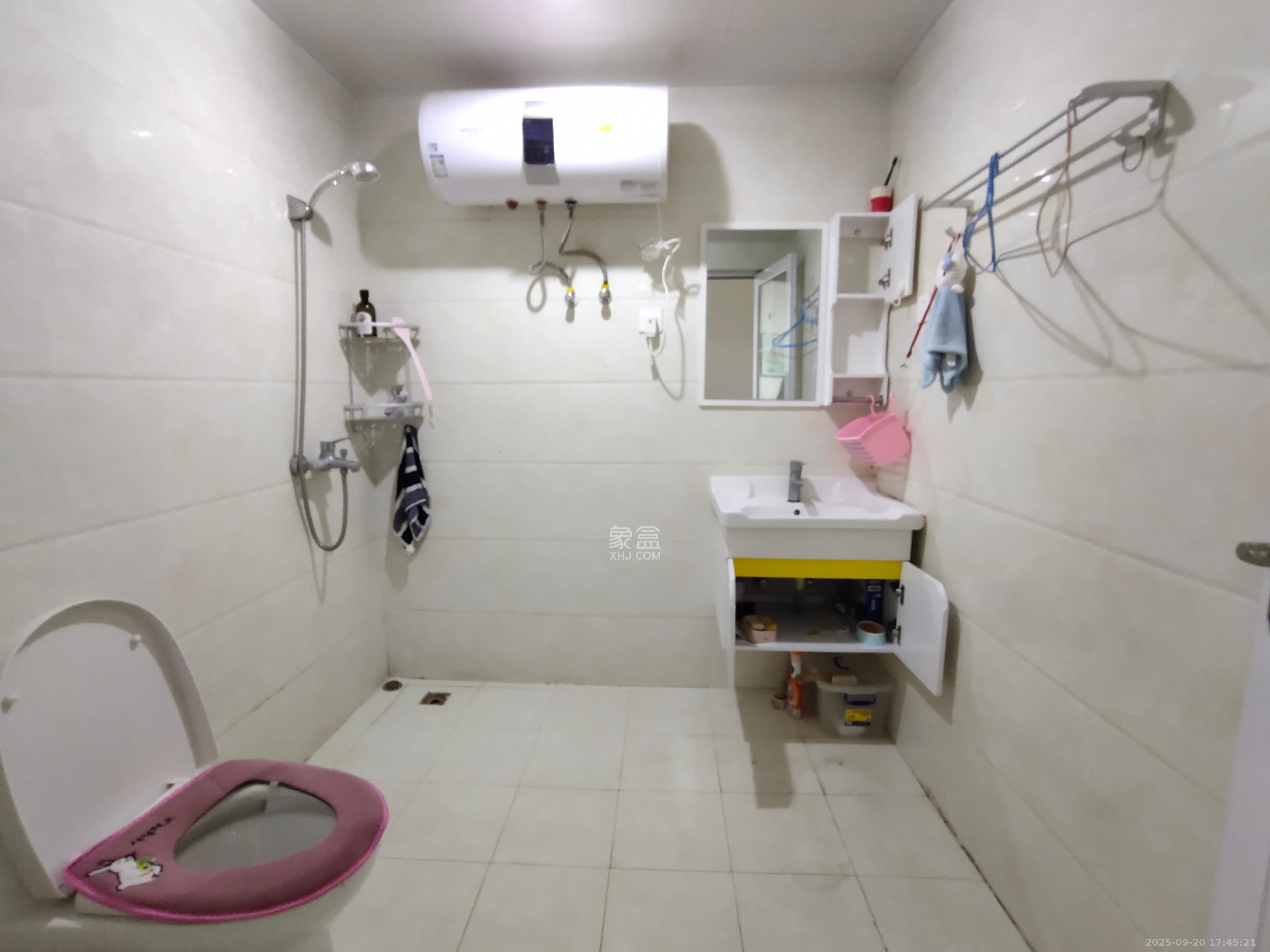 阳光100三期 1室1厅1卫 2000.0元/月 阳光100三期 1室1厅1卫 2000.0元/月室内图