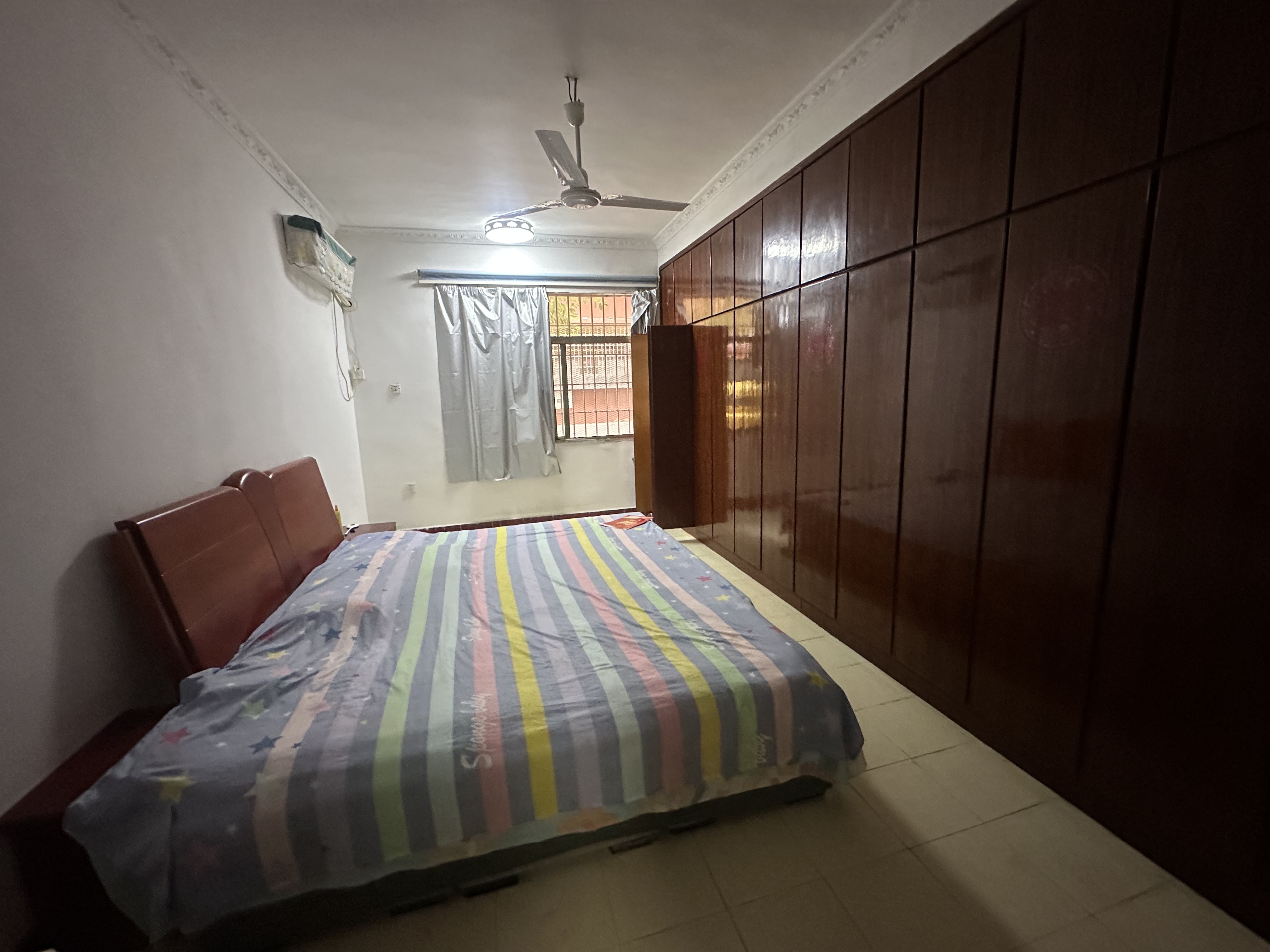 娄底市供销大院家属楼 4室2厅2卫 65.0万 娄底市供销大院家属楼 4室2厅2卫 65.0万客厅