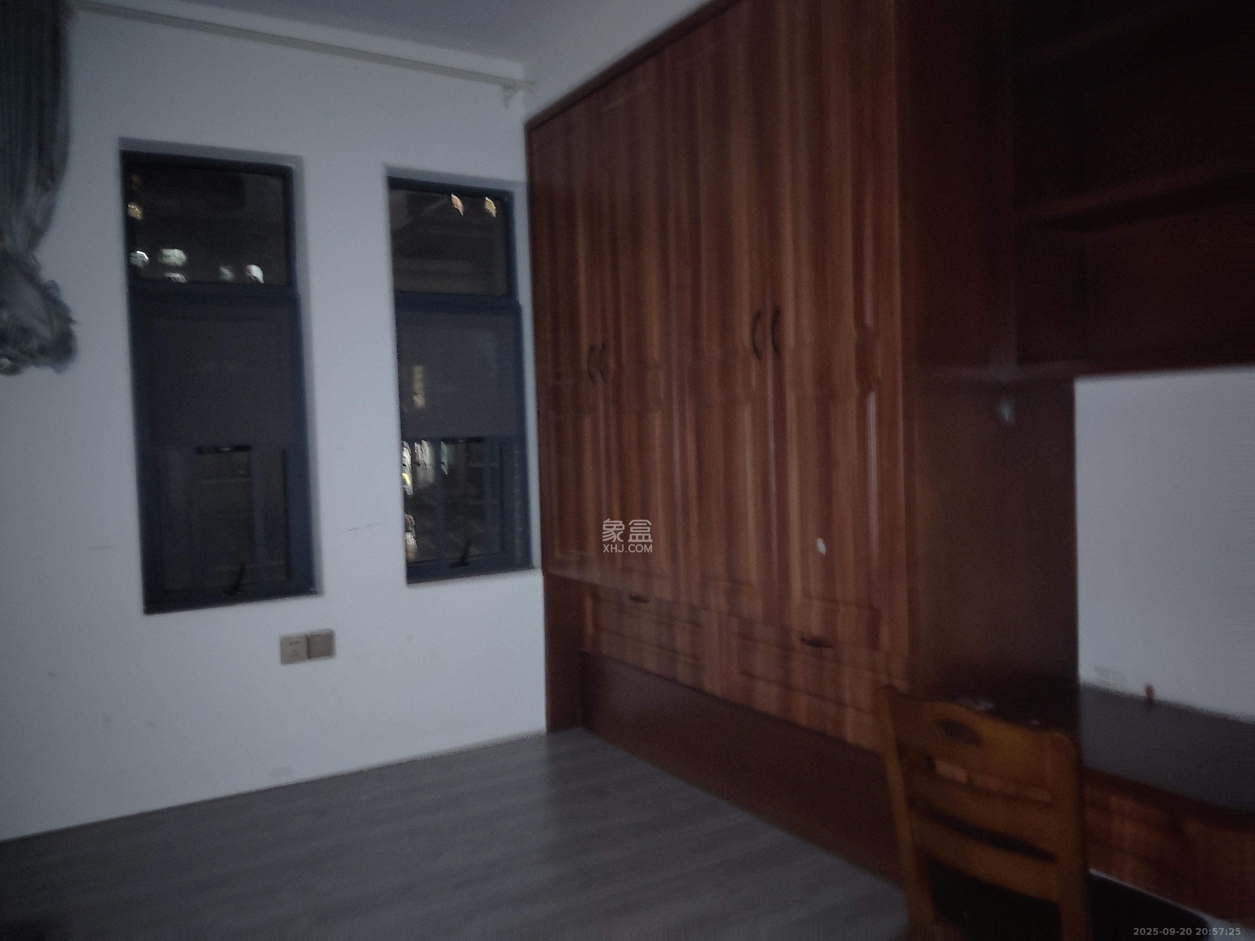 丰源国际  3室1厅1卫    2000.0元/月室内图