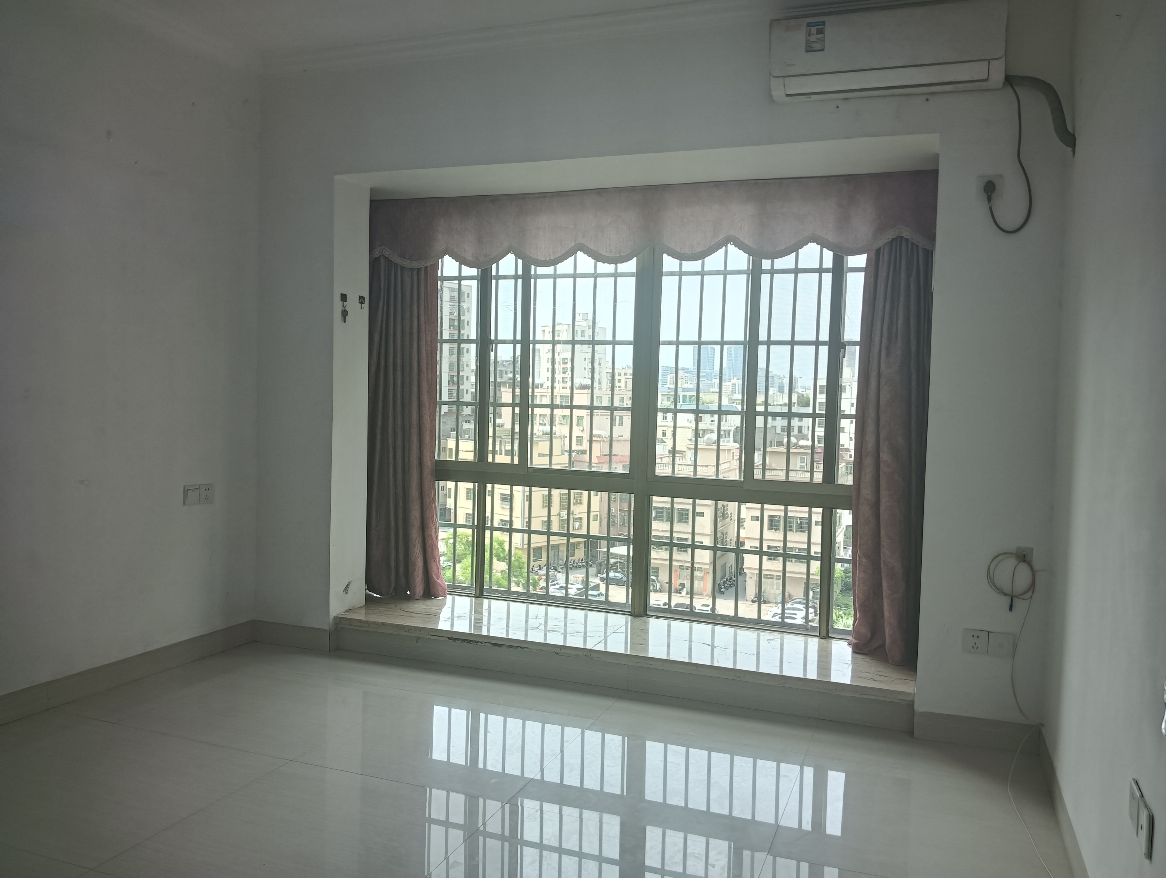 迎宾嘉园  4室2厅2卫    3500.0元/月 迎宾嘉园  4室2厅2卫    3500.0元/月室内图