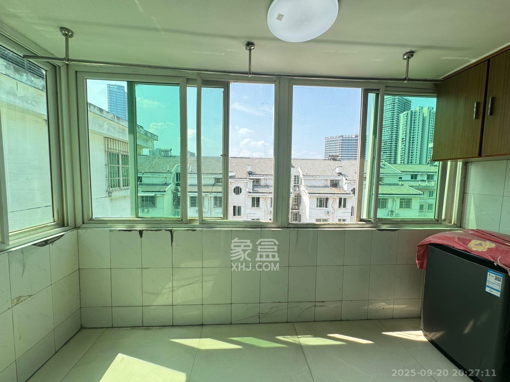 恩瑞麓山名园(龙王港小区) 2室2厅1卫 1550.0元/月 恩瑞麓山名园(龙王港小区) 2室2厅1卫 1550.0元/月室内图