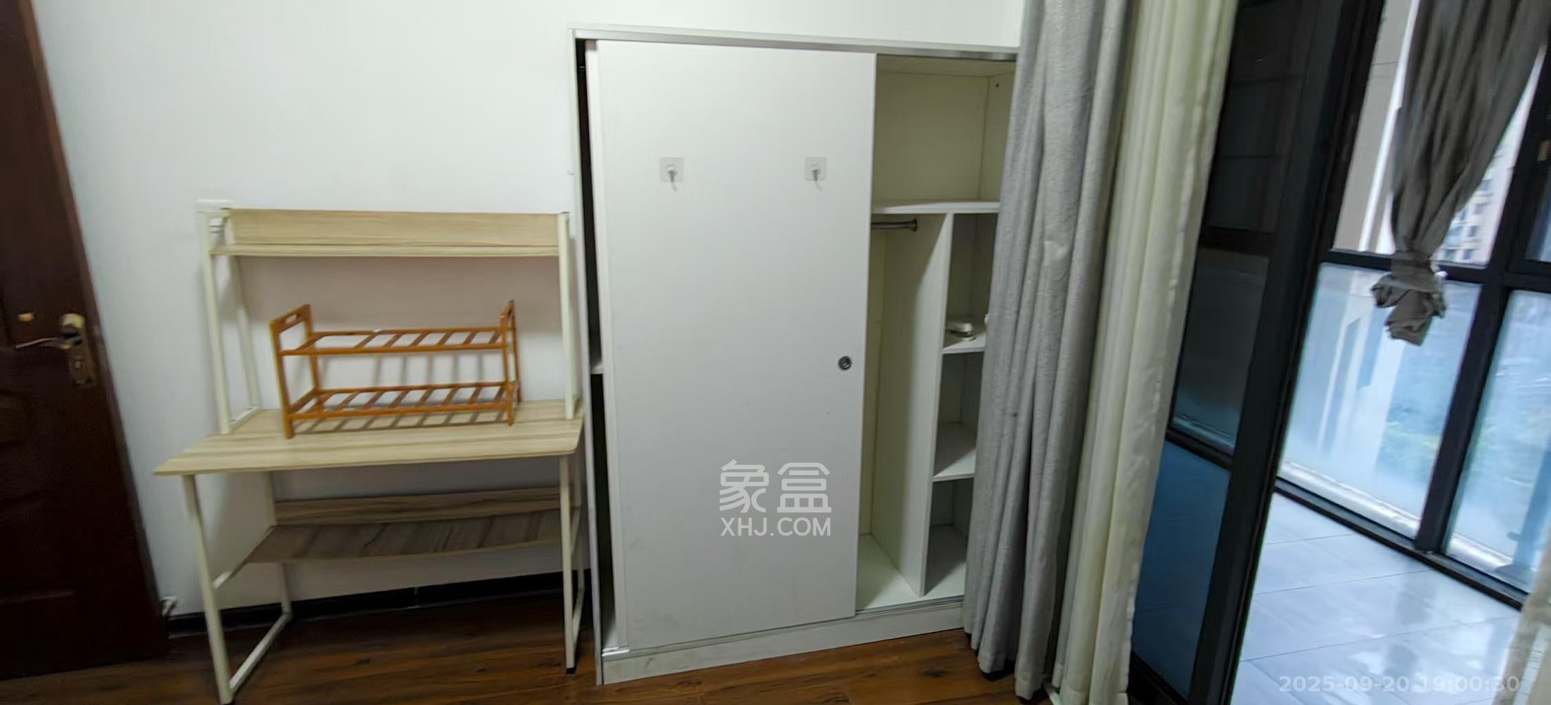 中建梅溪湖中心  4室2厅2卫   3800.00元/月室内图