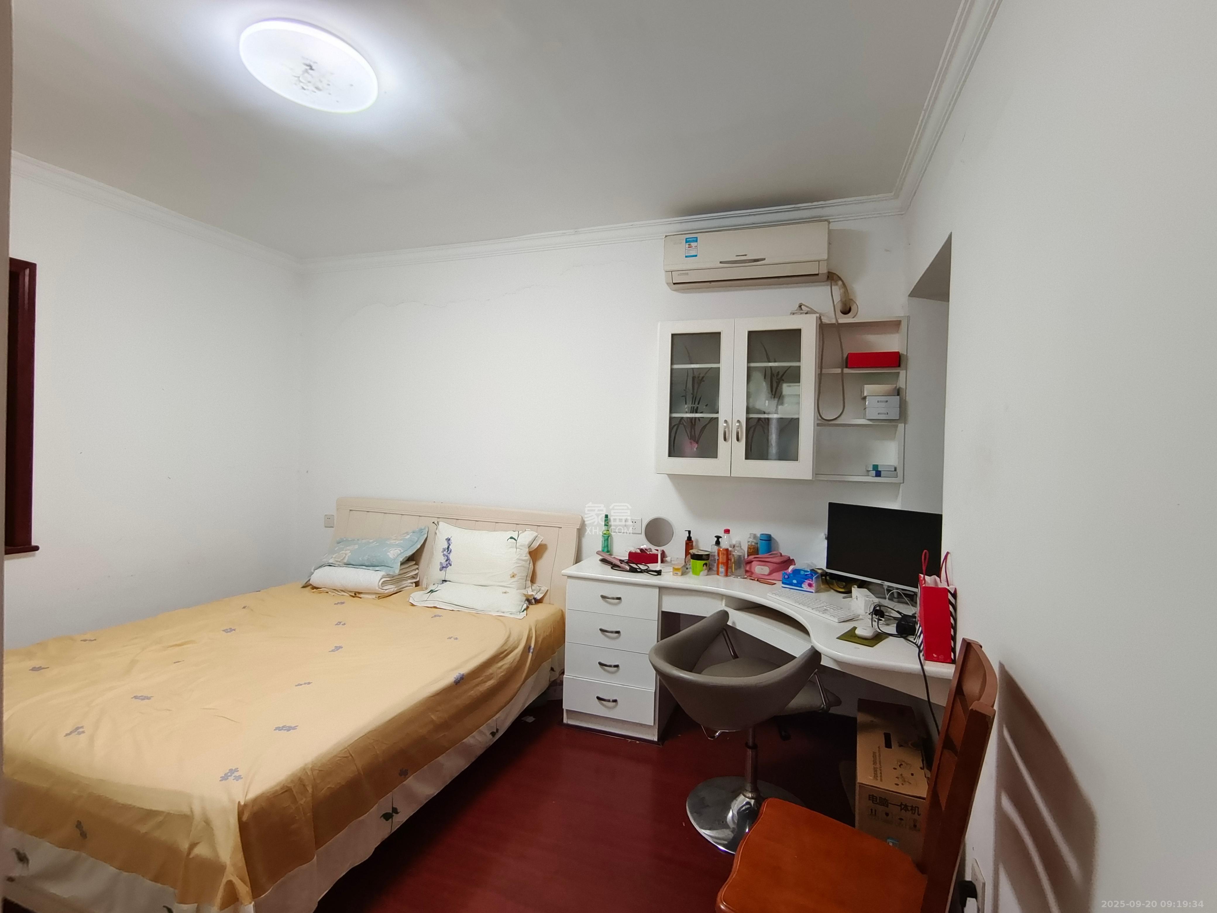 龙吉湾小区(龙瑞尚苑) 3室2厅1卫 1900.0元/月 龙吉湾小区(龙瑞尚苑) 3室2厅1卫 1900.0元/月室内图