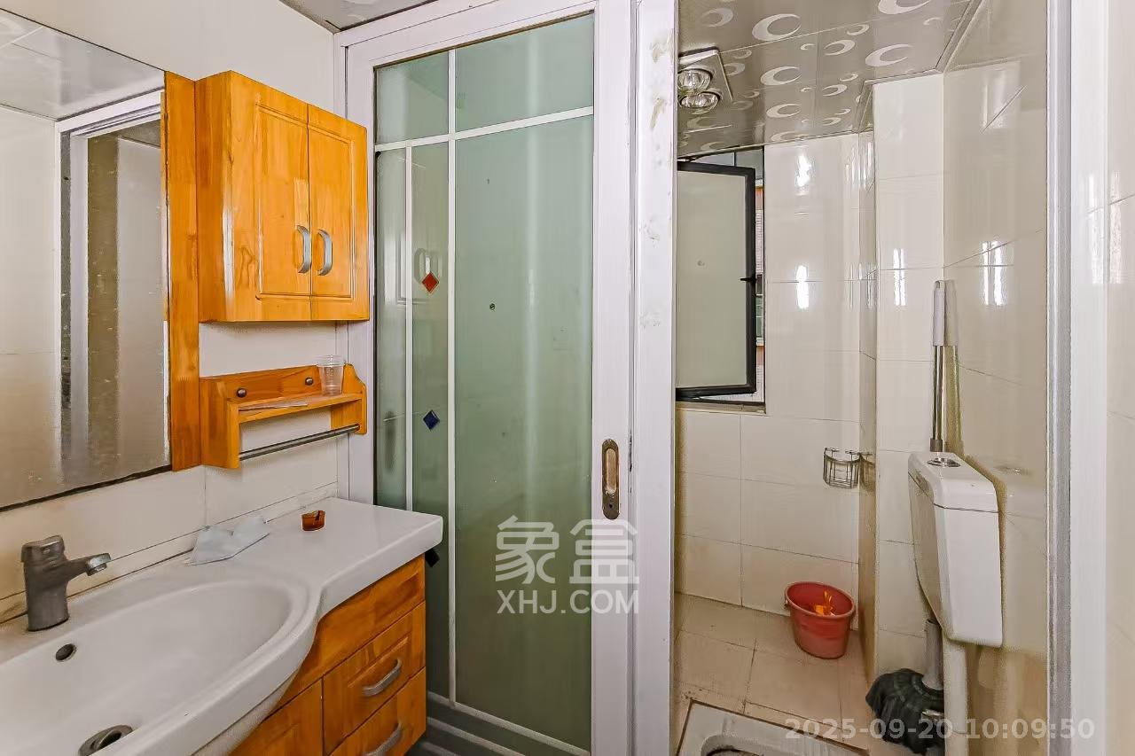 兰亭优壳(隽峰苑) 4室2厅1卫 2200.0元/月 兰亭优壳(隽峰苑) 4室2厅1卫 2200.0元/月室内图