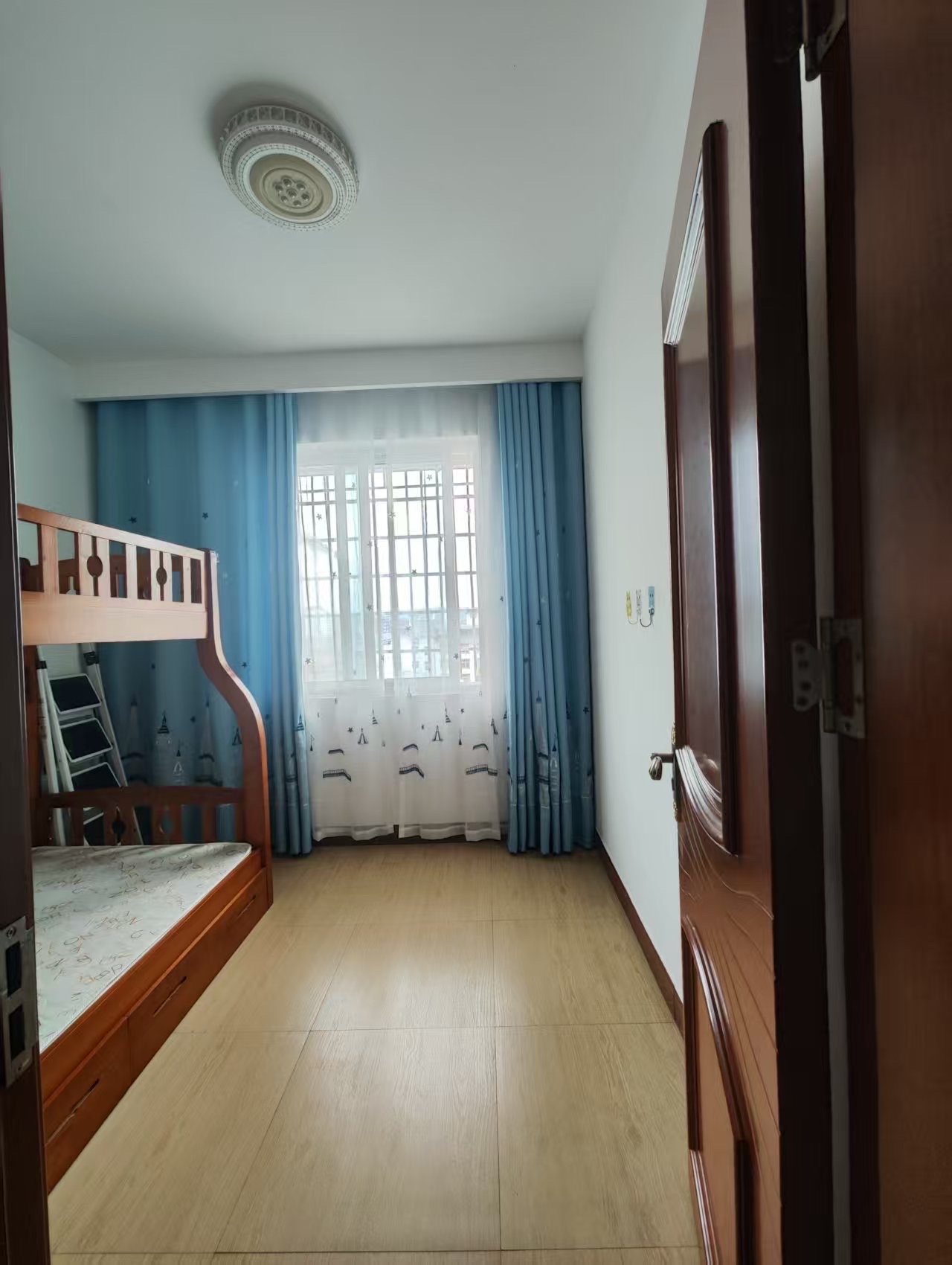 欣业苑 2室2厅1卫 1200.0元/月 欣业苑 2室2厅1卫 1200.0元/月室内图