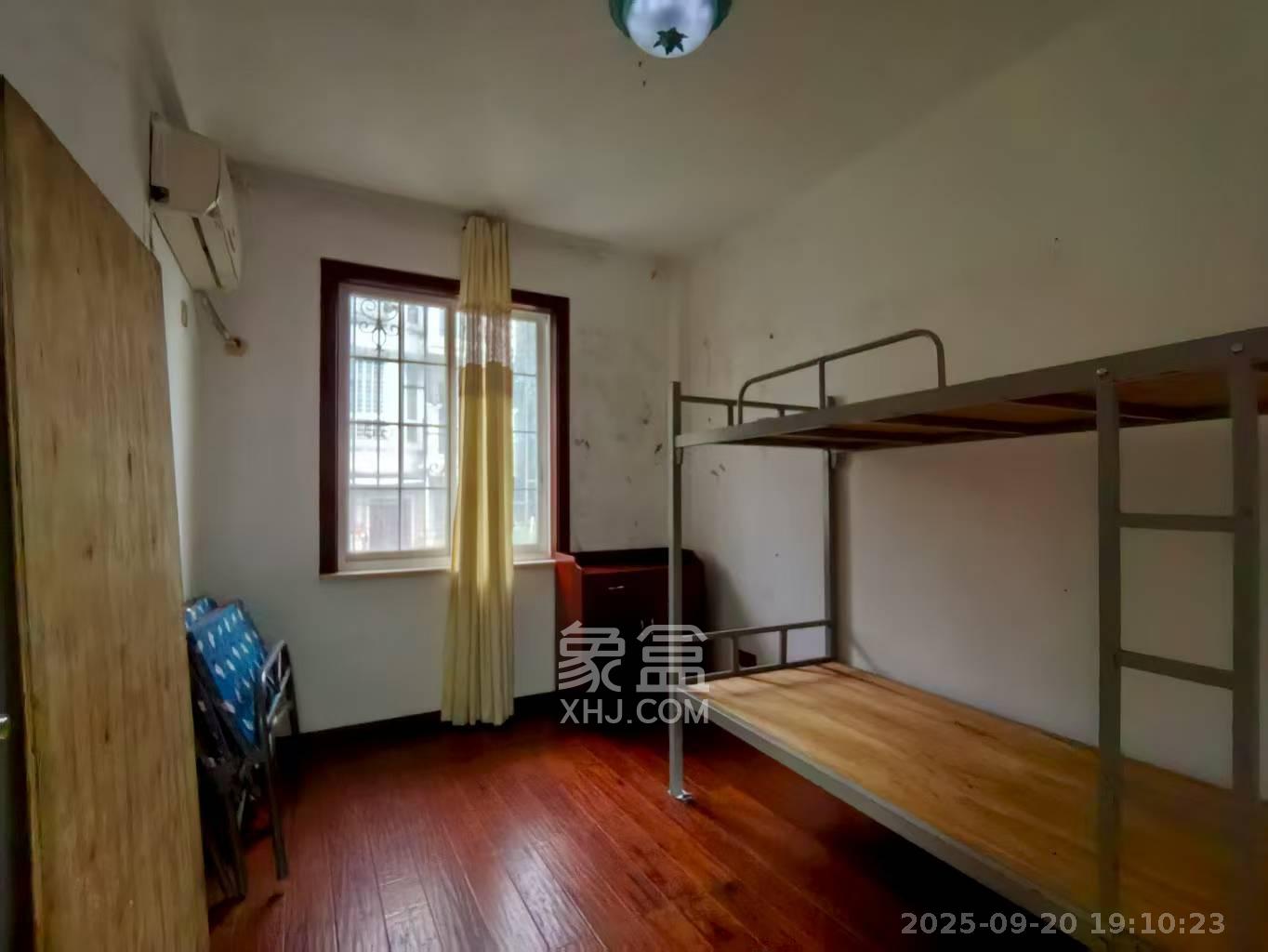 山水英伦 6室2厅3卫 5500.0元/月 山水英伦 6室2厅3卫 5500.0元/月室内图