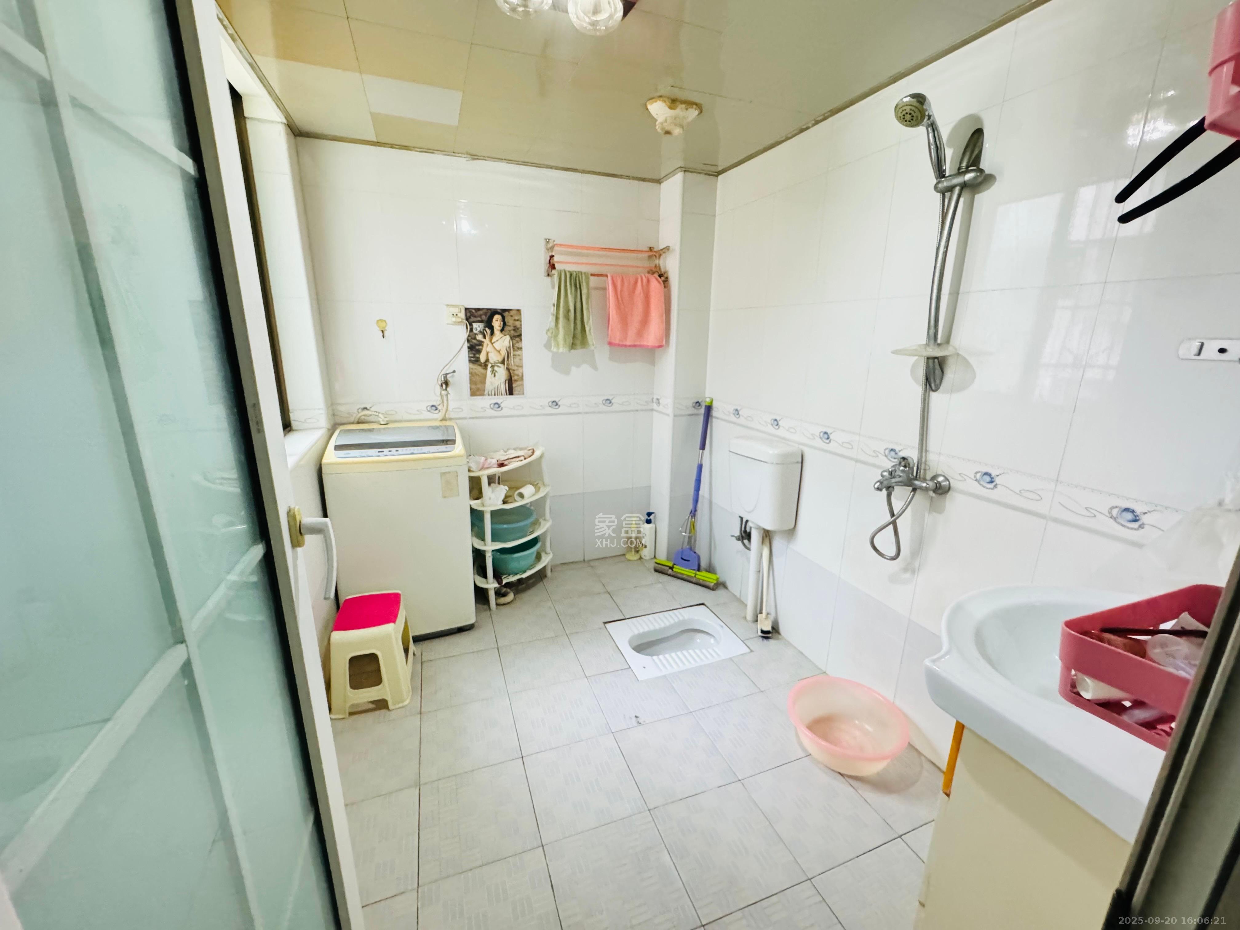 槽坊垅小区  3室2厅1卫    2400.0元/月室内图