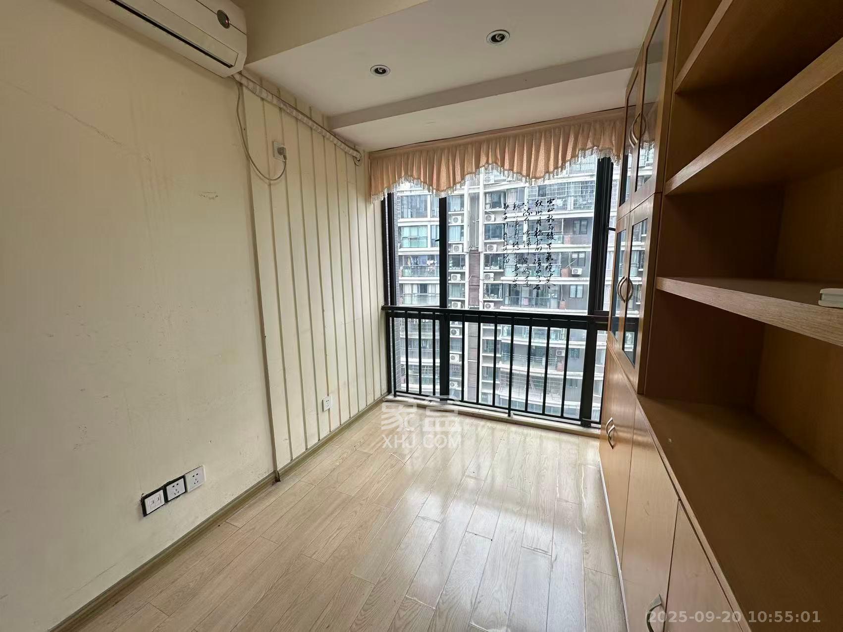 西城龙庭 3室2厅1卫 2400.0元/月 西城龙庭 3室2厅1卫 2400.0元/月室内图