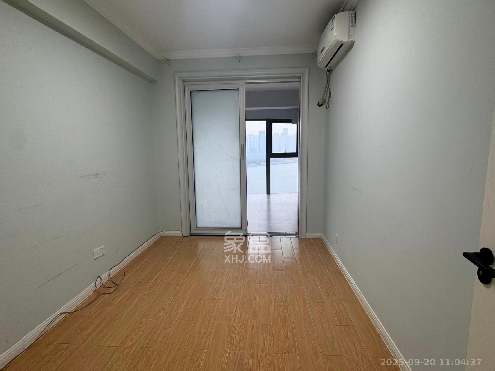 潮宗御苑 4室2厅2卫 7500.0元/月 潮宗御苑 4室2厅2卫 7500.0元/月室内图