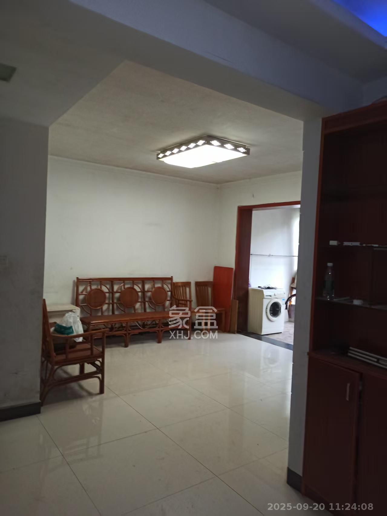 望兴景园一期  3室2厅1卫    2400.0元/月室内图