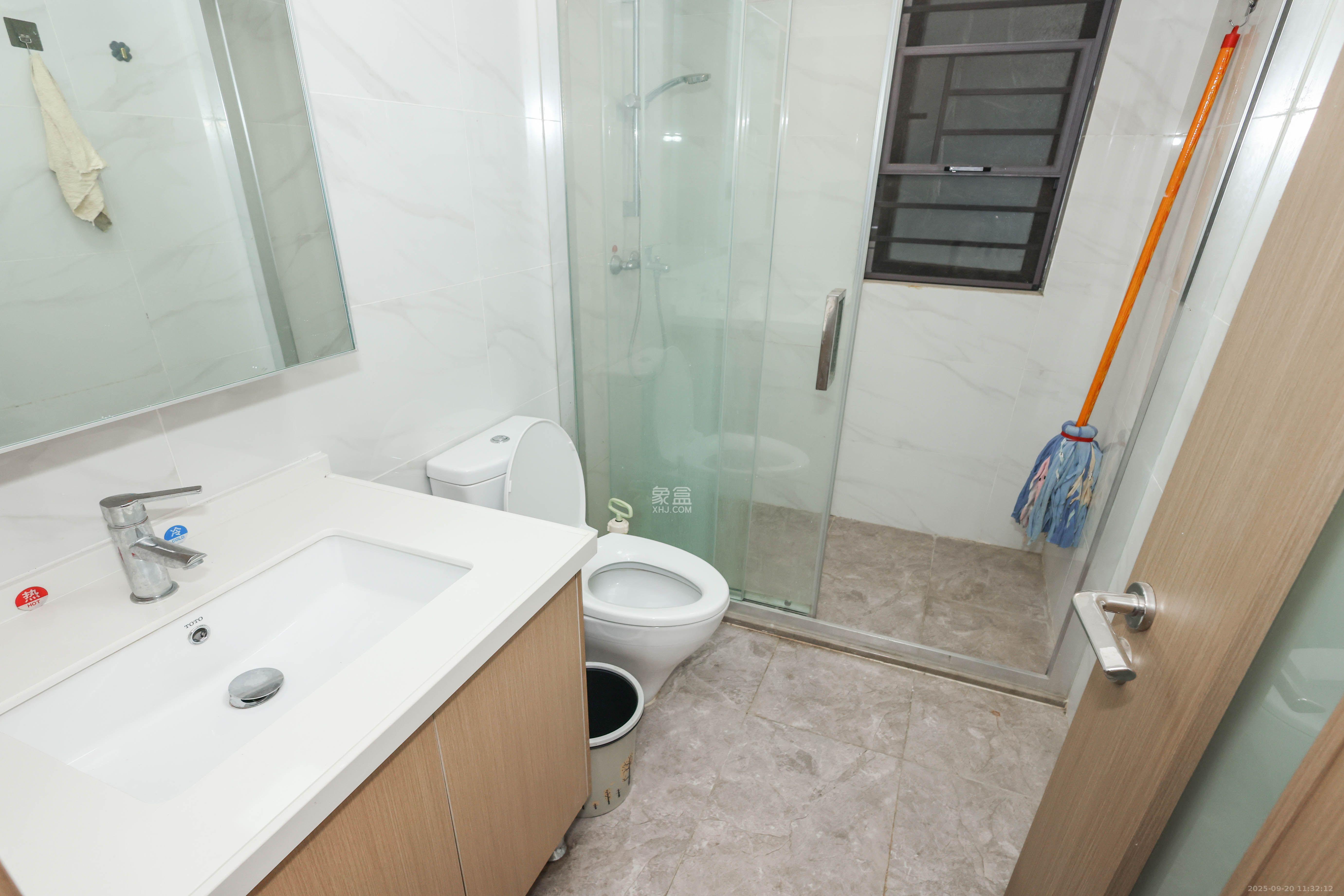 招商华发依云曦城  3室2厅2卫    2300.0元/月室内图