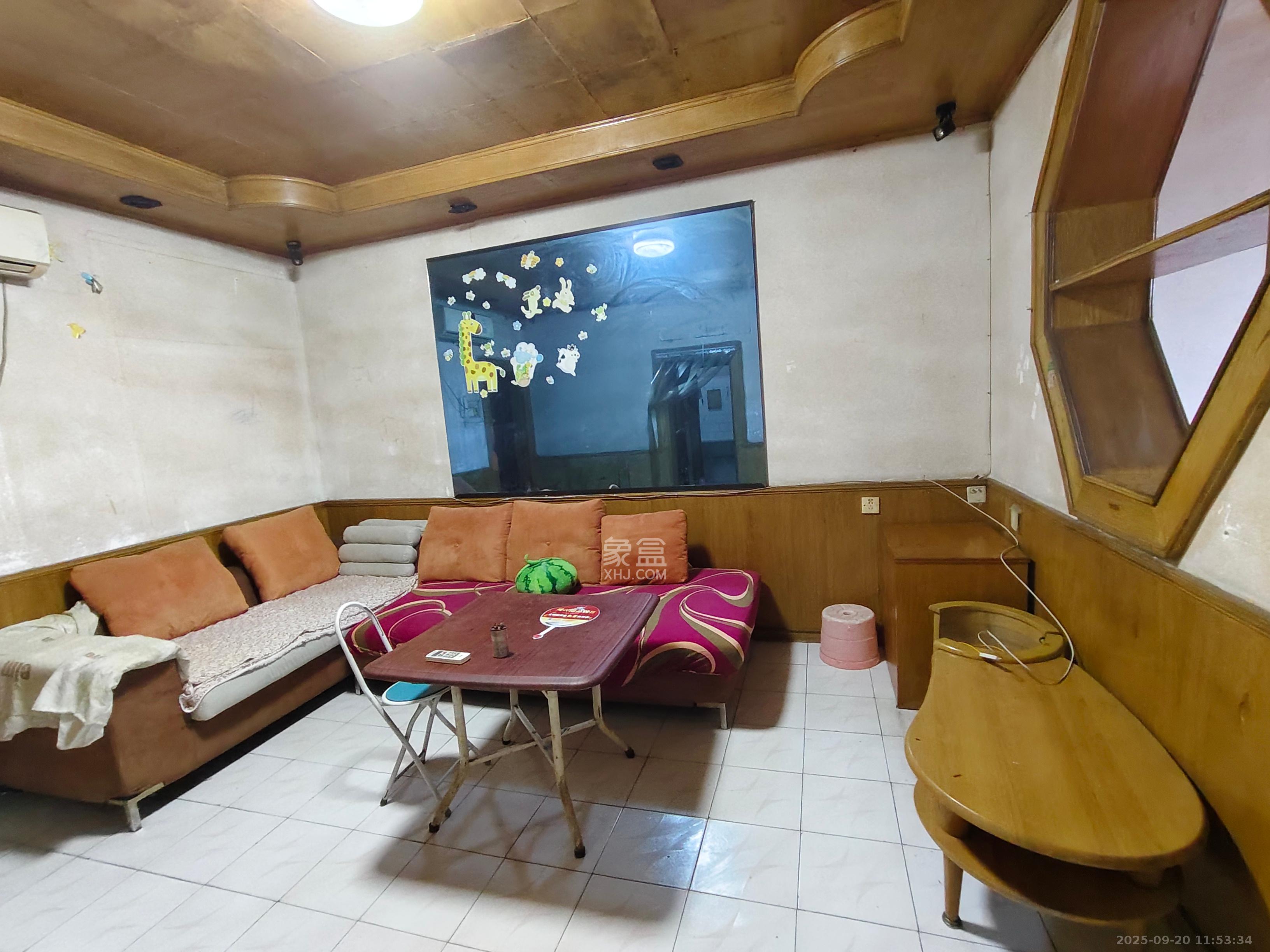 向东园社区(国税局宿舍) 2室1厅1卫 1200.0元/月 向东园社区(国税局宿舍) 2室1厅1卫 1200.0元/月室内图