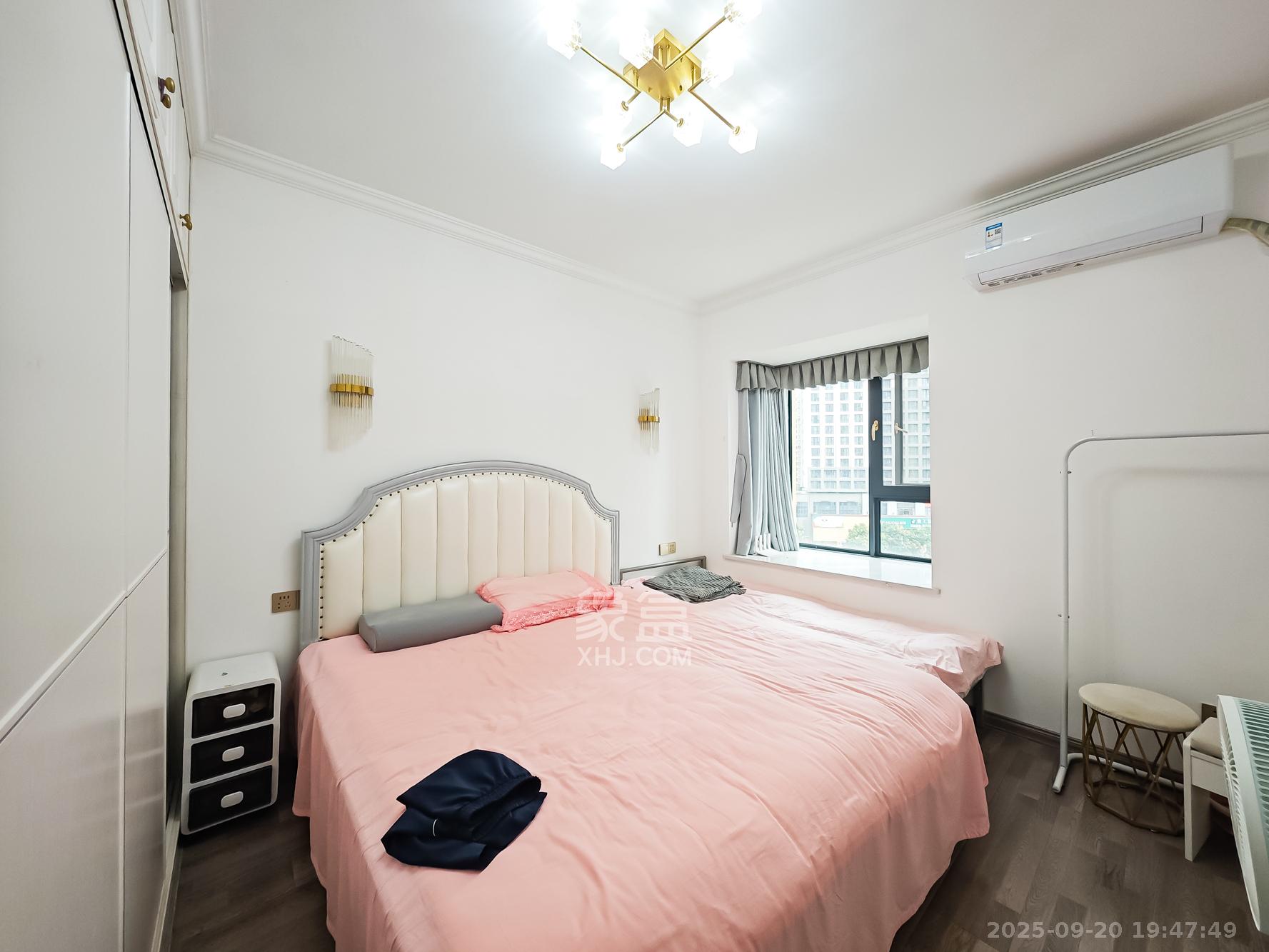 福晟钱隆国际（晟冉景苑）  3室2厅1卫    89.8万卧室