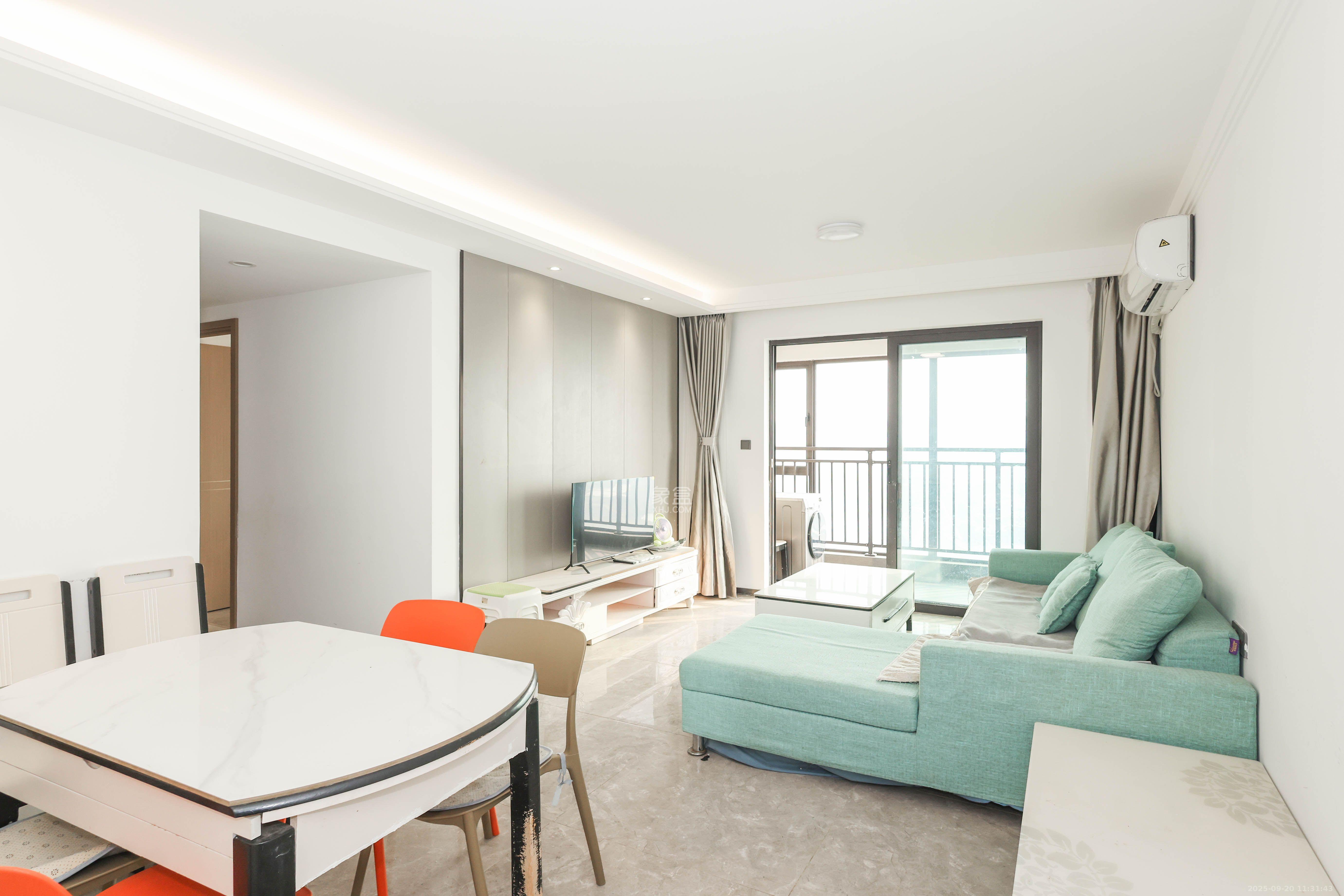 招商华发依云曦城  3室2厅2卫    2300.0元/月室内图