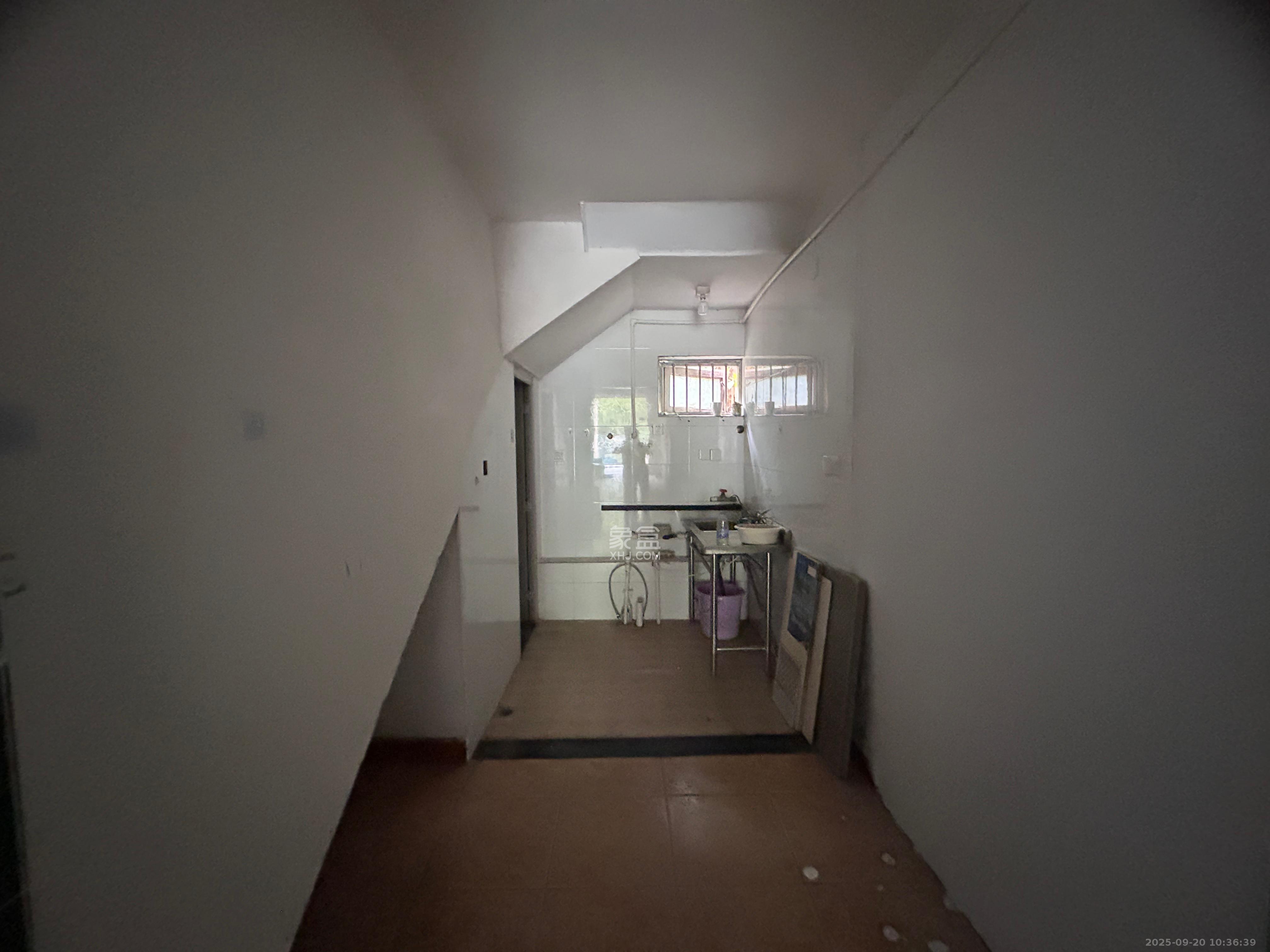 山水湾S区   117.0㎡      6000.0元/月室内图