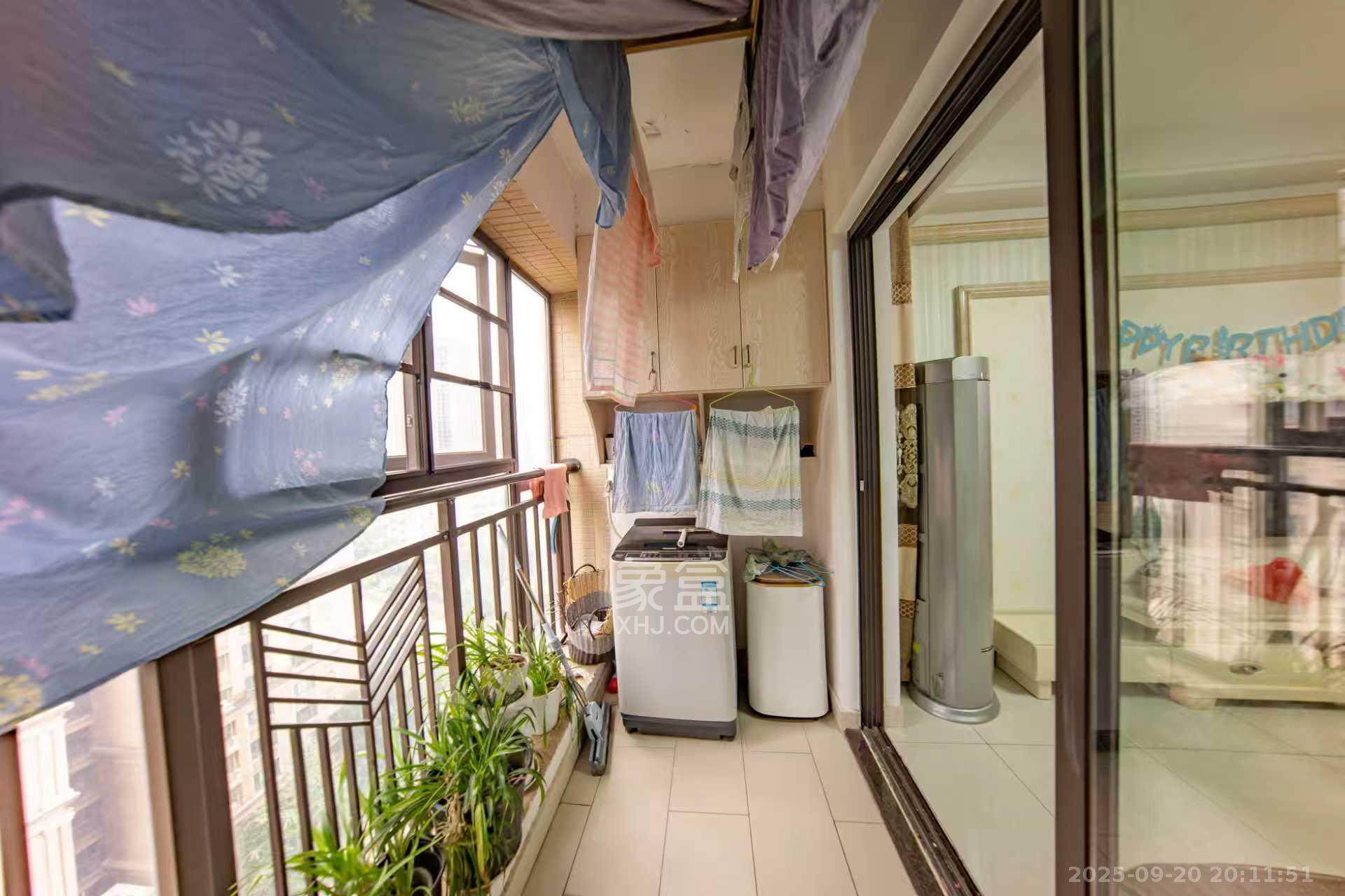 中海国际三期 3室2厅2卫 2200.0元/月 中海国际三期 3室2厅2卫 2200.0元/月室内图