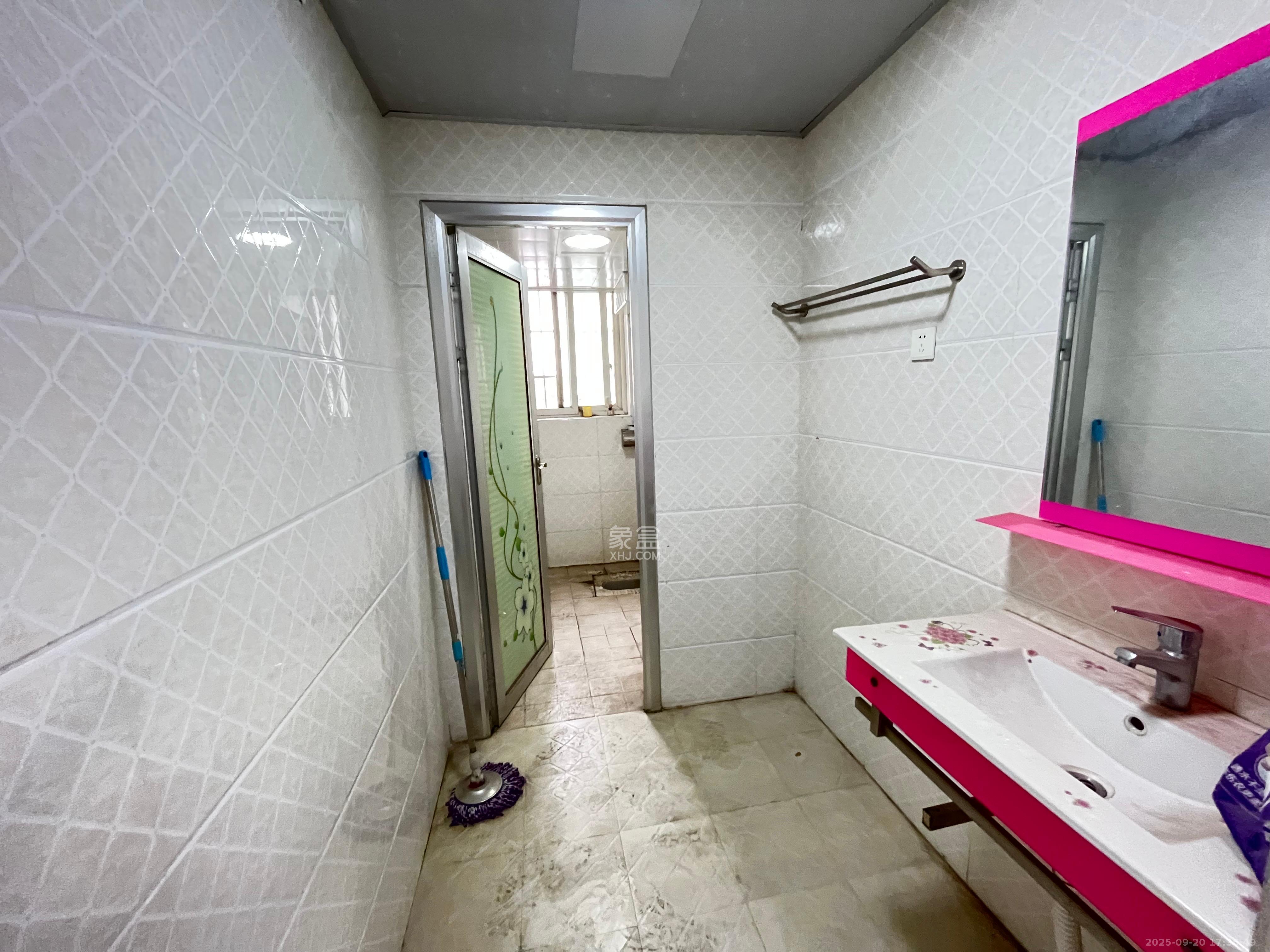 鑫天山城明珠  4室2厅2卫    1700.0元/月室内图