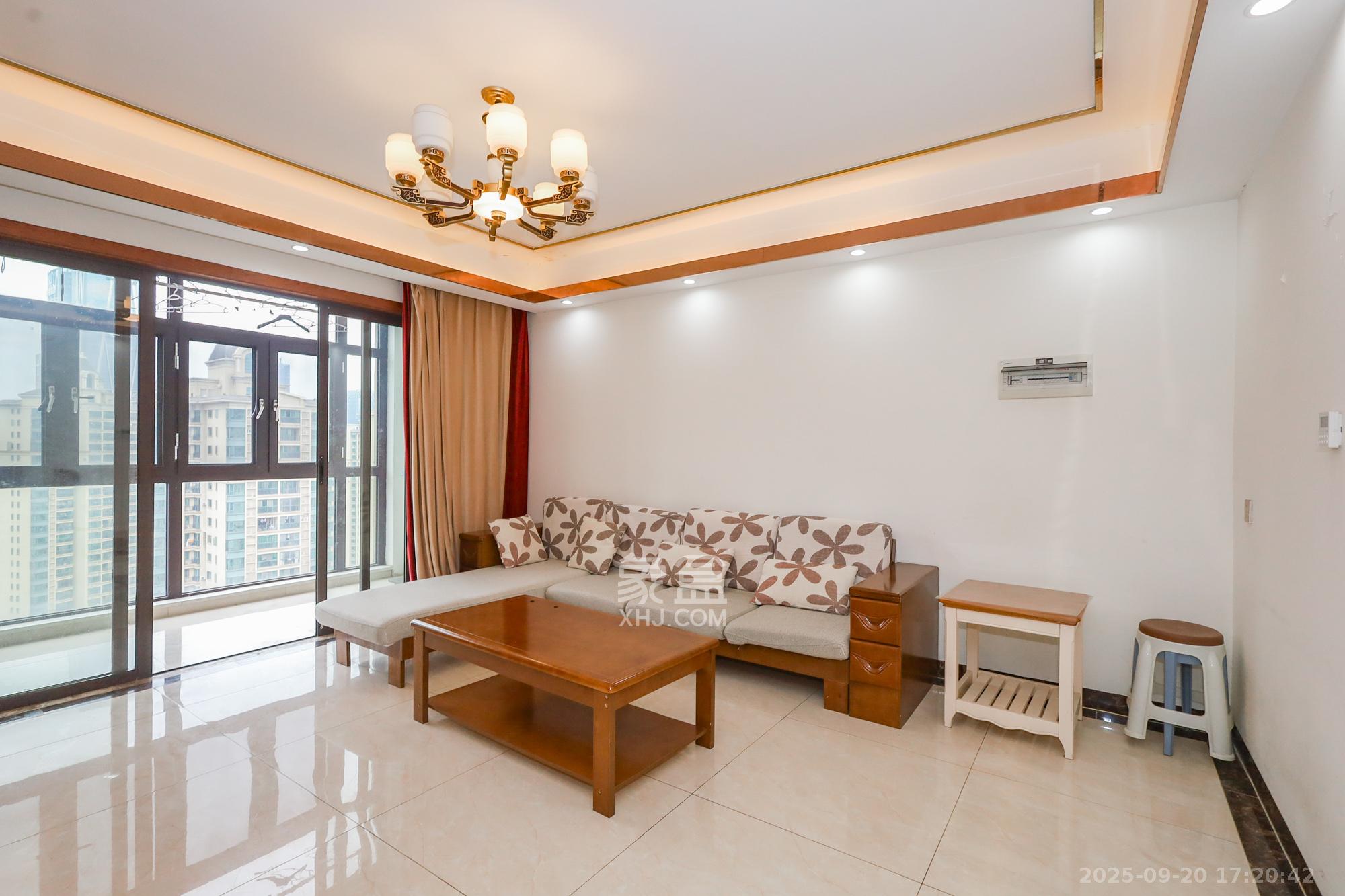 芙蓉别墅山庄(嘉湘华庭)  3室2厅2卫    150.0万 芙蓉别墅山庄(嘉湘华庭)  3室2厅2卫    150.0万