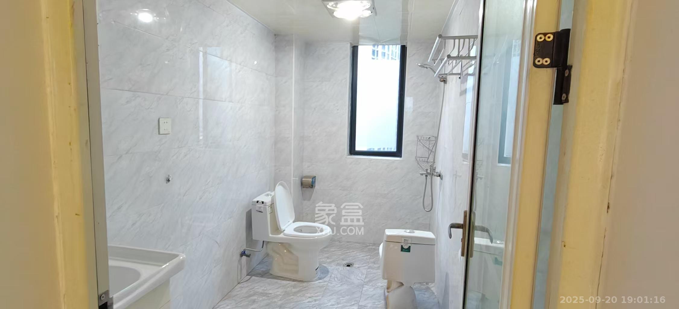 中建梅溪湖中心  4室2厅2卫   3800.00元/月室内图