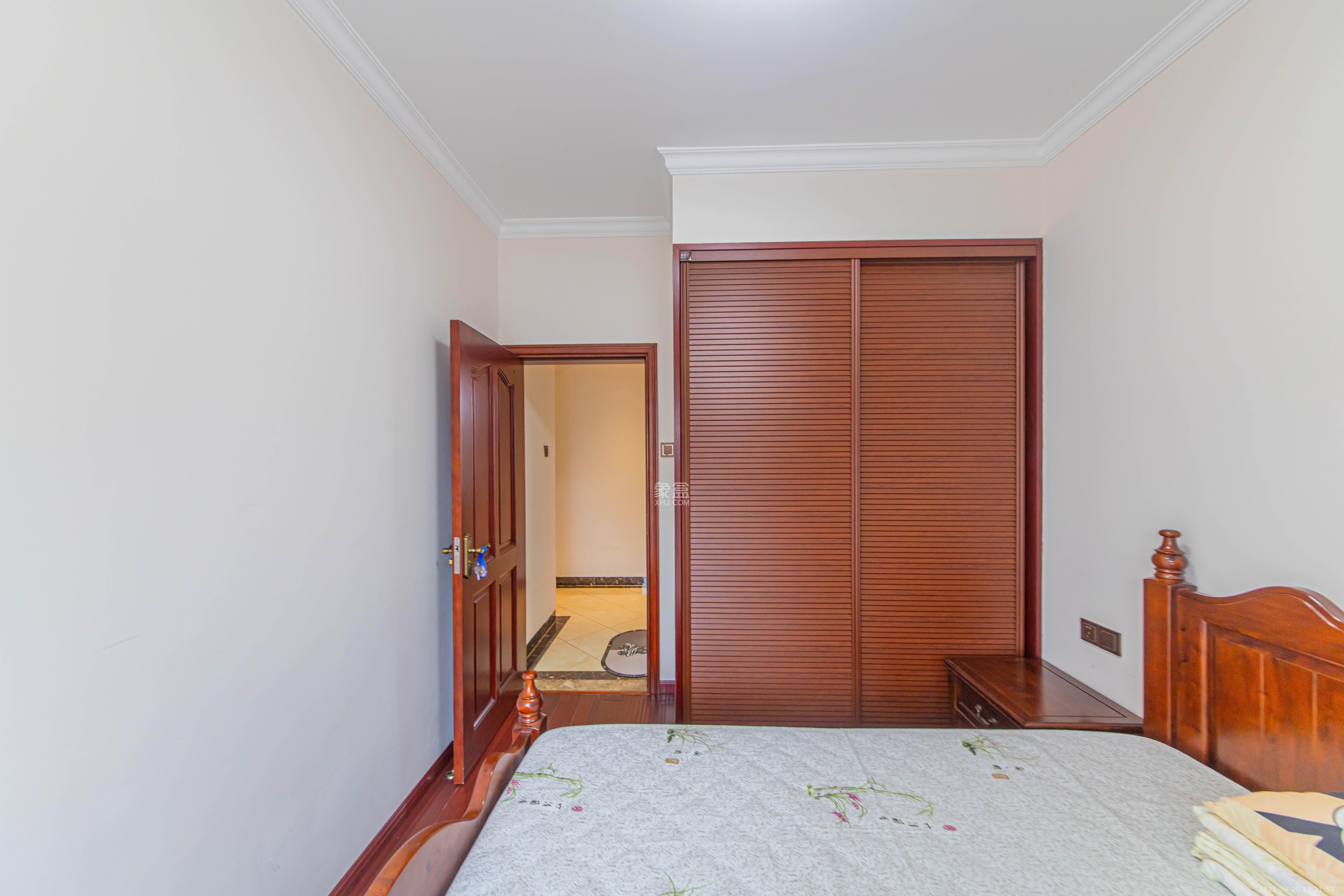 夏威夷碧水春城(碧桂园城市花园) 4室2厅2卫 168.0万 夏威夷碧水春城(碧桂园城市花园) 4室2厅2卫 168.0万卧室