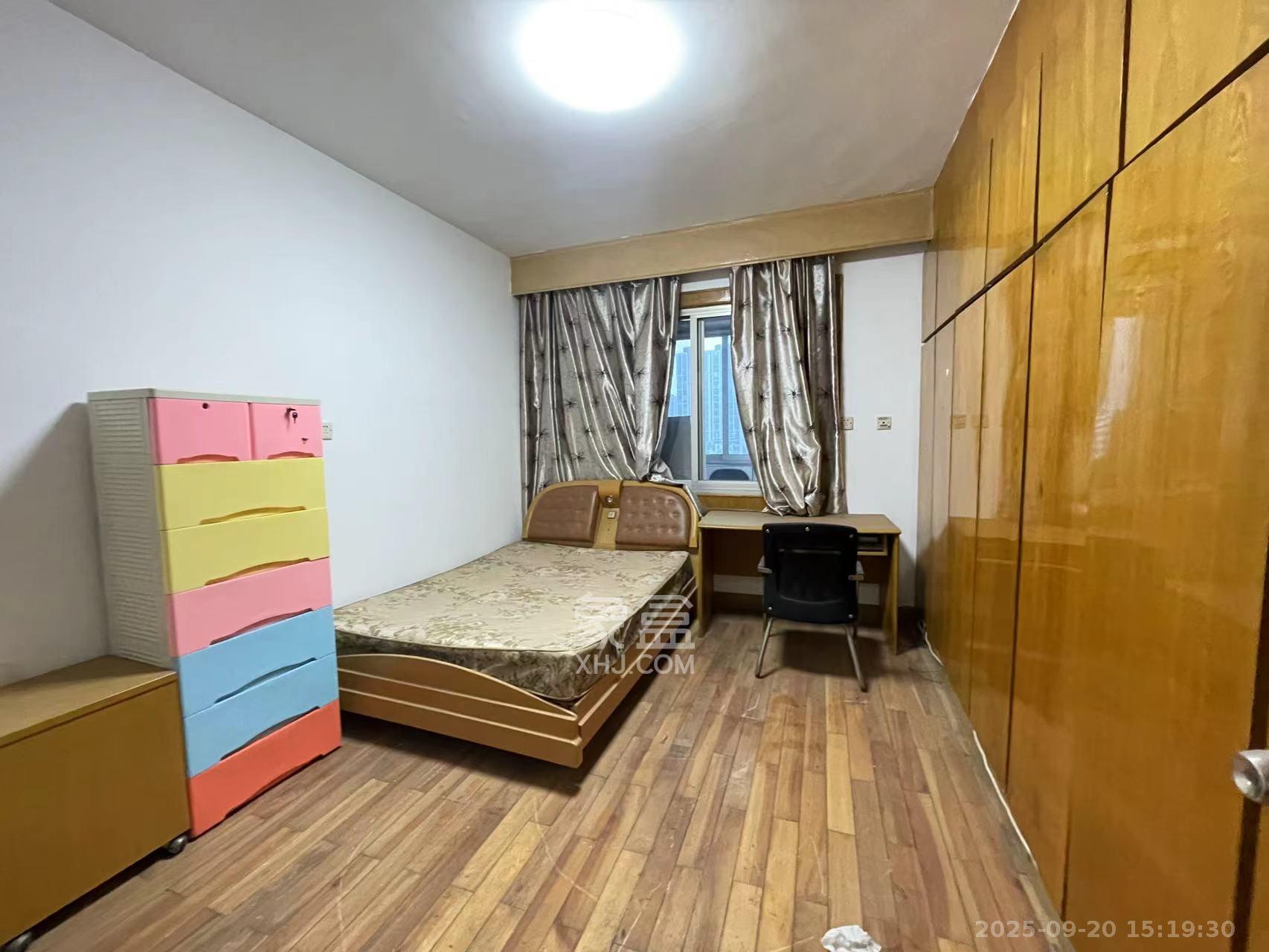 长沙市烟草专卖局单位宿舍 3室2厅2卫 2200.0元/月 长沙市烟草专卖局单位宿舍 3室2厅2卫 2200.0元/月室内图