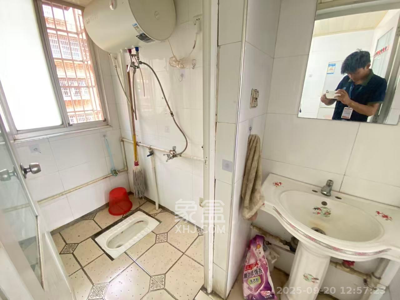 西龙苑安置小区(西垅苑小区) 2室1厅1卫 1400.0元/月 西龙苑安置小区(西垅苑小区) 2室1厅1卫 1400.0元/月室内图