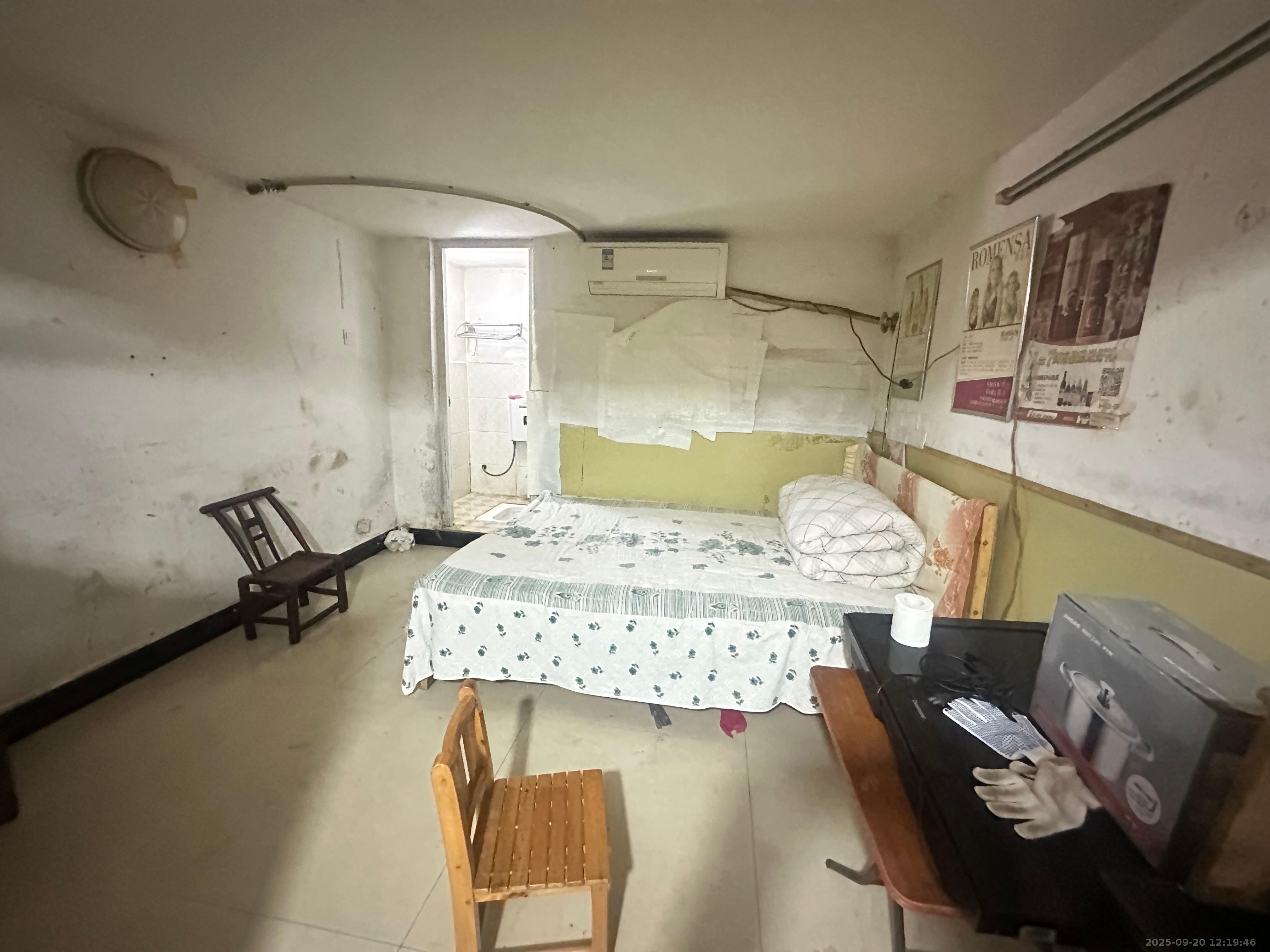 鄱阳小区 1室1厅1卫 400.0元/月 鄱阳小区 1室1厅1卫 400.0元/月室内图