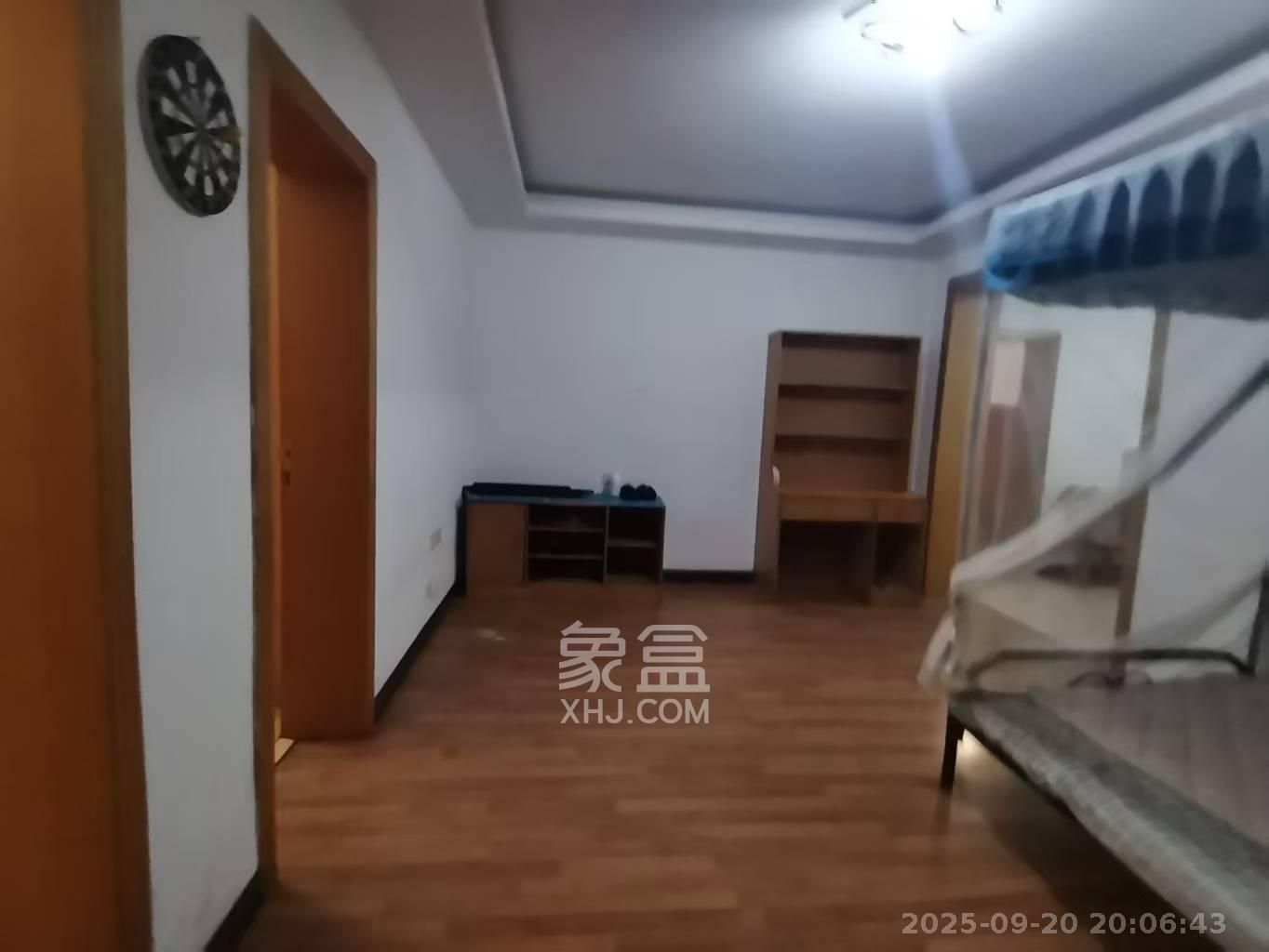 中建五局信和苑二区 3室2厅1卫 1400.0元/月 中建五局信和苑二区 3室2厅1卫 1400.0元/月室内图