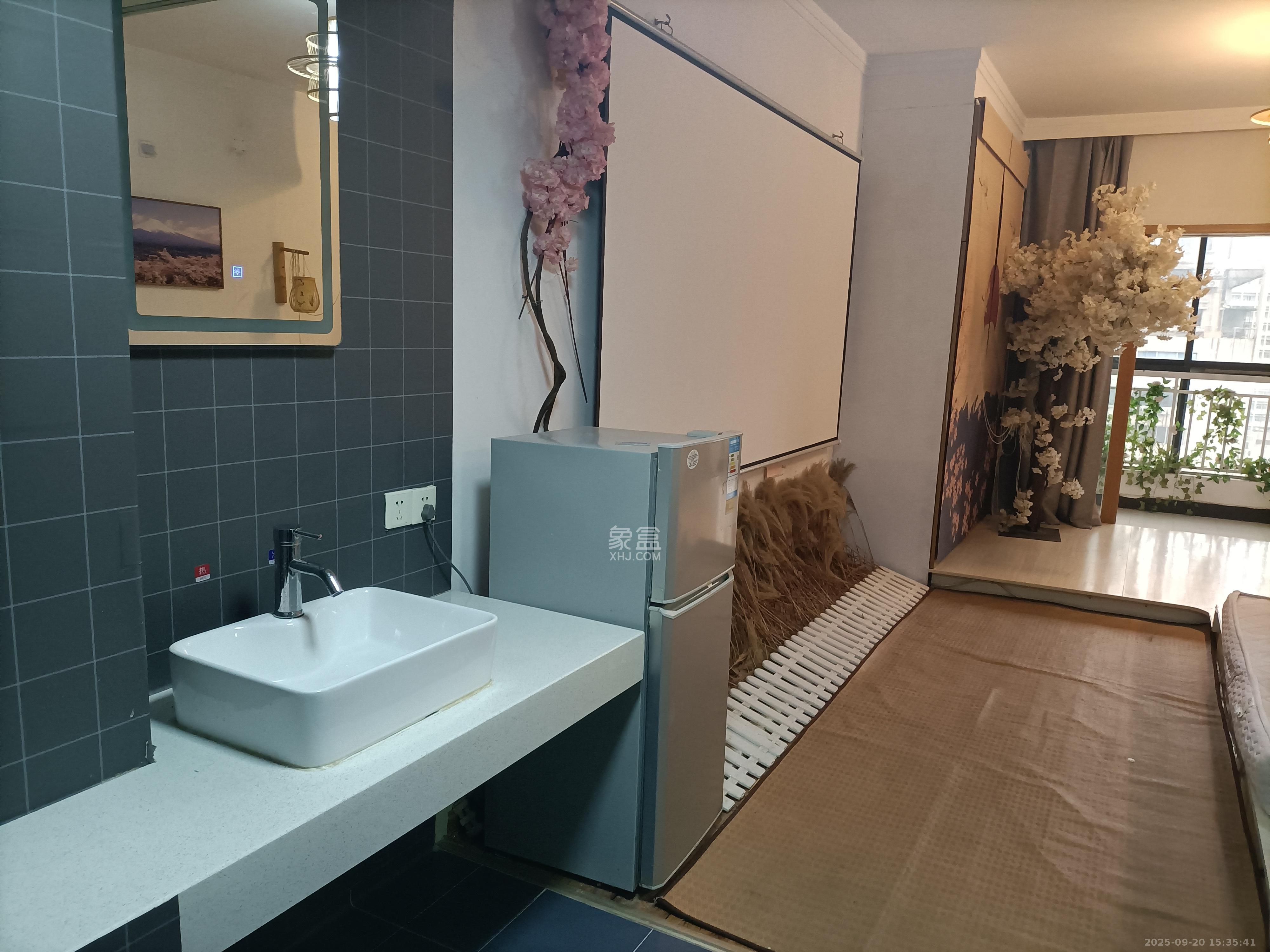 七彩丽都 1室1厅1卫 1600.0元/月 七彩丽都 1室1厅1卫 1600.0元/月室内图