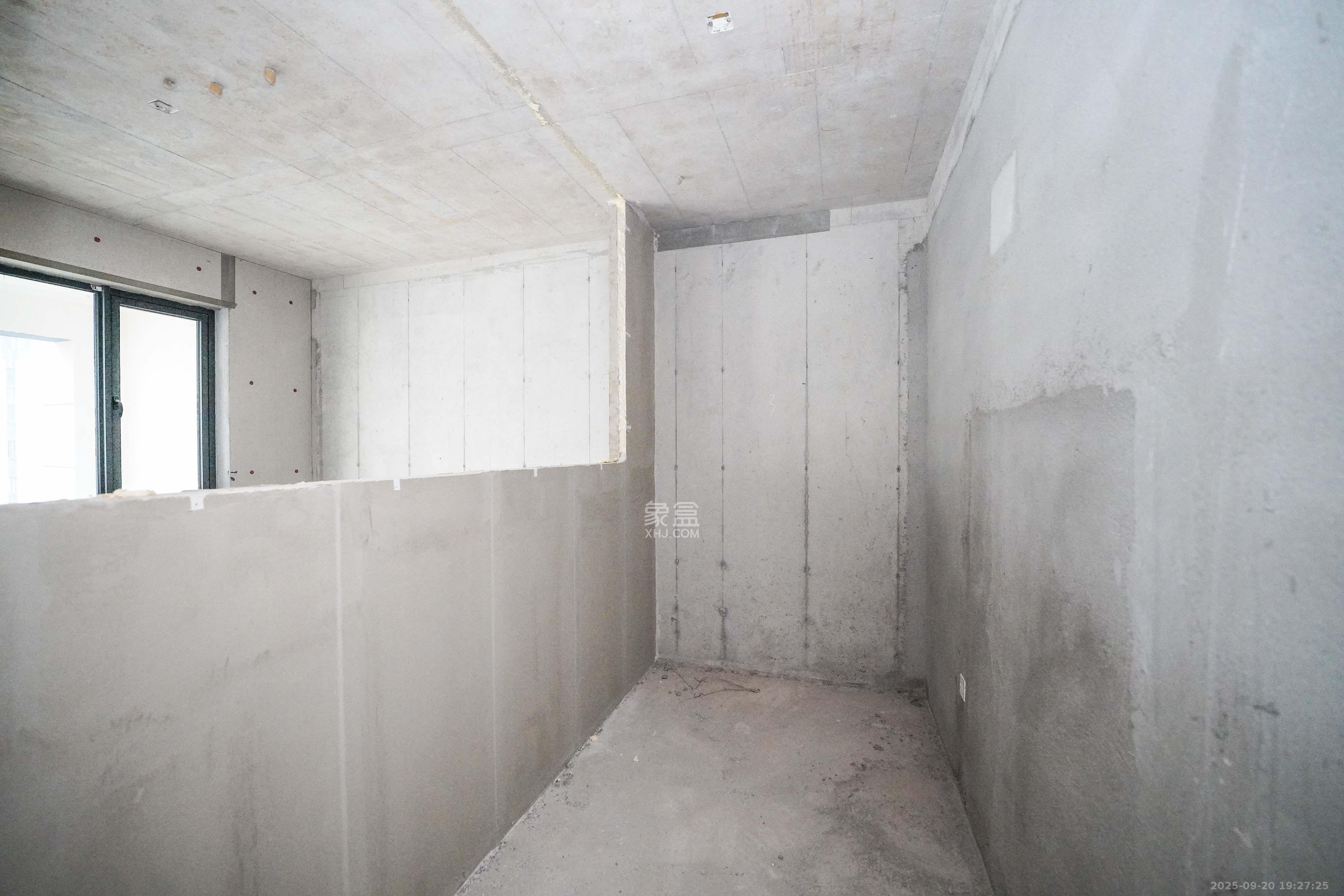 京盛和府  4室2厅2卫    148.0万卧室