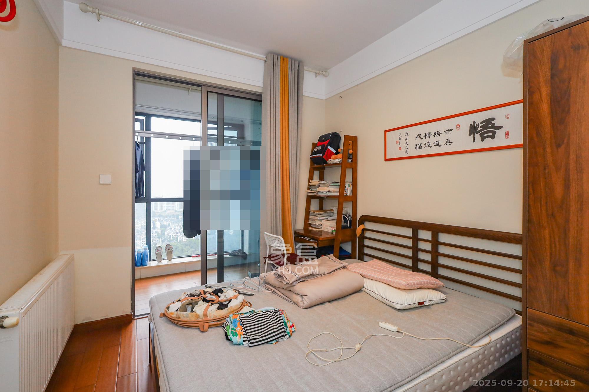 八方小区B区  3室2厅2卫    390.0万卧室