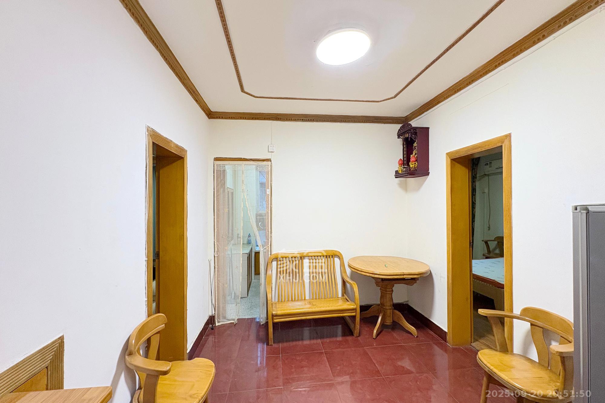 湘江宾馆宿舍 2室1厅1卫 35.0万 湘江宾馆宿舍 2室1厅1卫 35.0万客厅