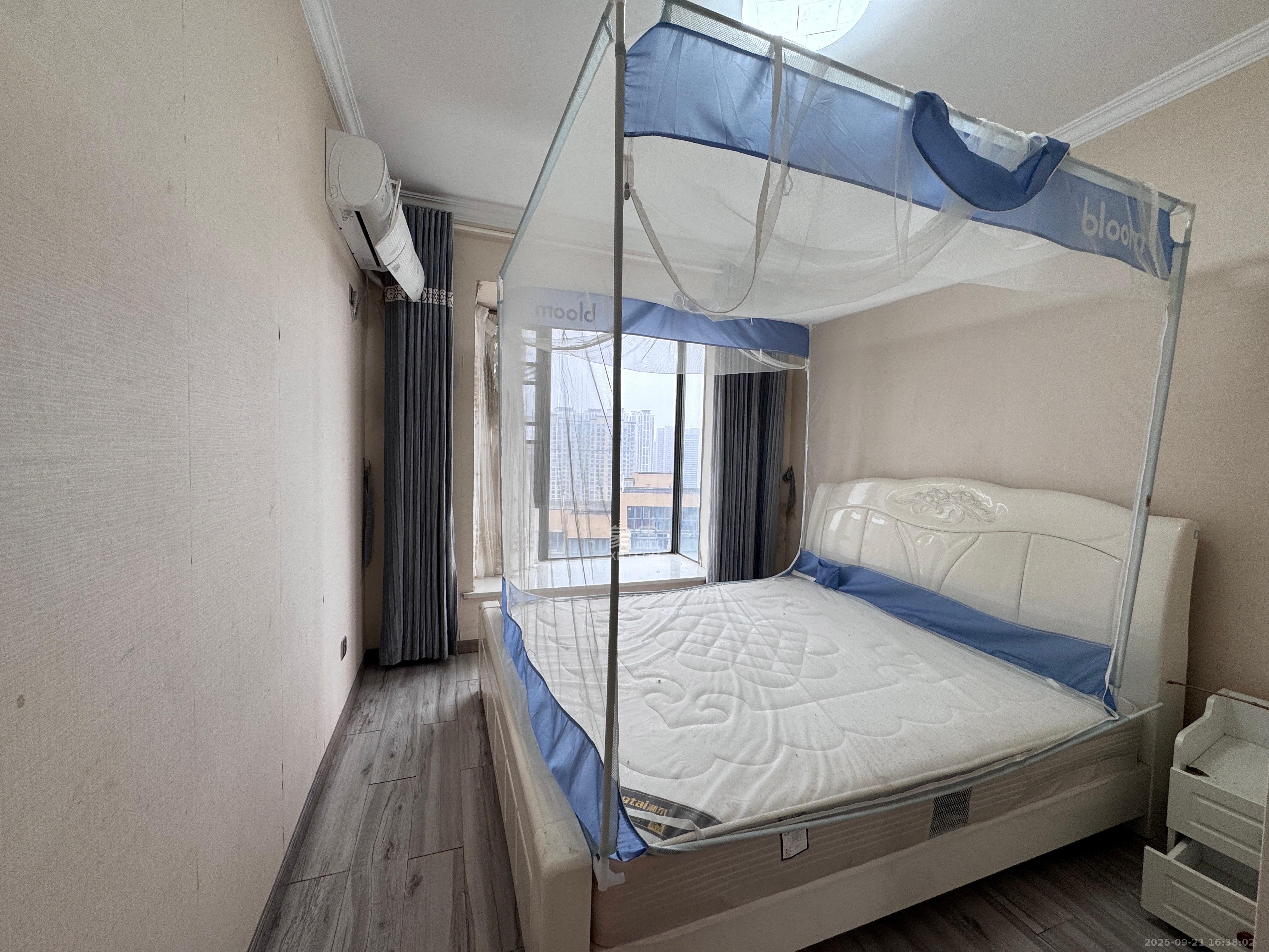 鑫远御文台一期  4室2厅2卫    3500.0元/月室内图