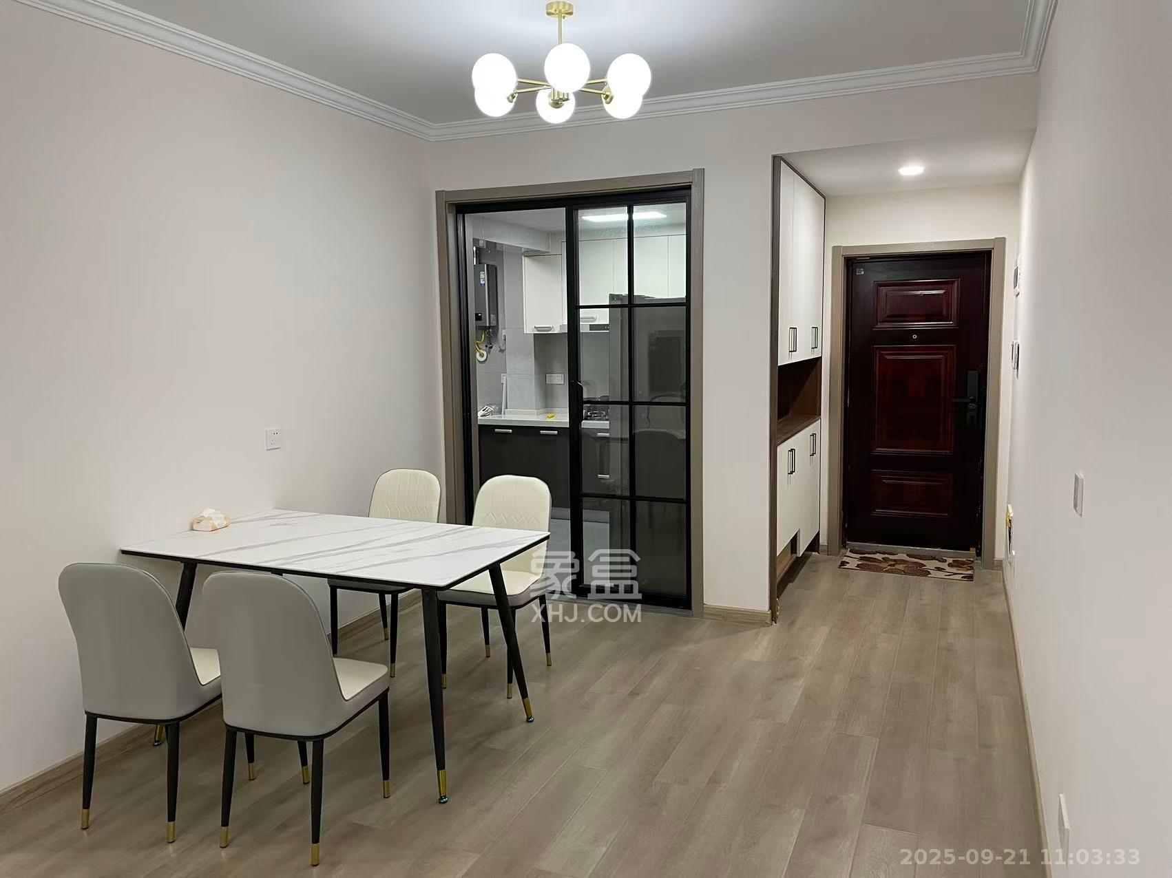 湖湘奥林匹克花园 3室2厅2卫 2700.0元/月 湖湘奥林匹克花园 3室2厅2卫 2700.0元/月室内图