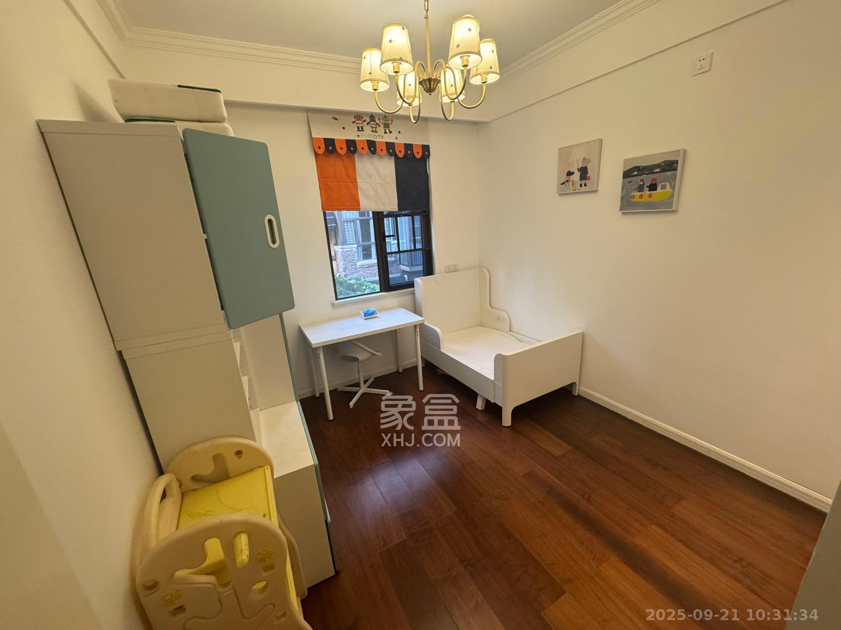 金地三千府(金地湖山樾、金地自在城) 6室3厅3卫 8800.0元/月 金地三千府(金地湖山樾、金地自在城) 6室3厅3卫 8800.0元/月室内图