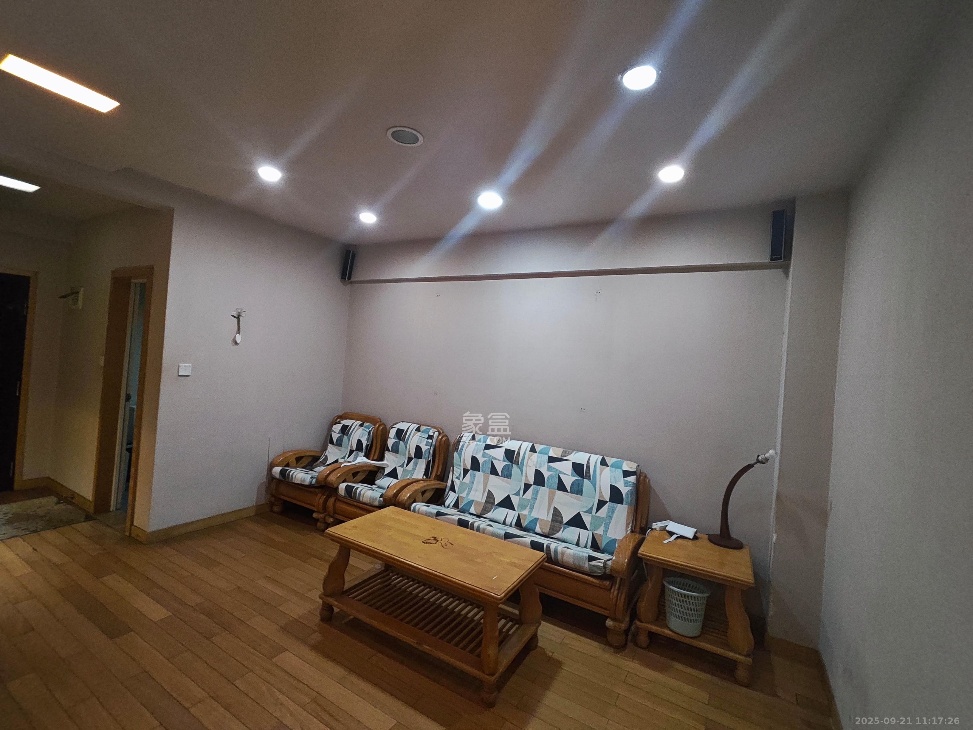 BOBO天下城（CTA财富中心）  1室1厅1卫    1800.0元/月室内图