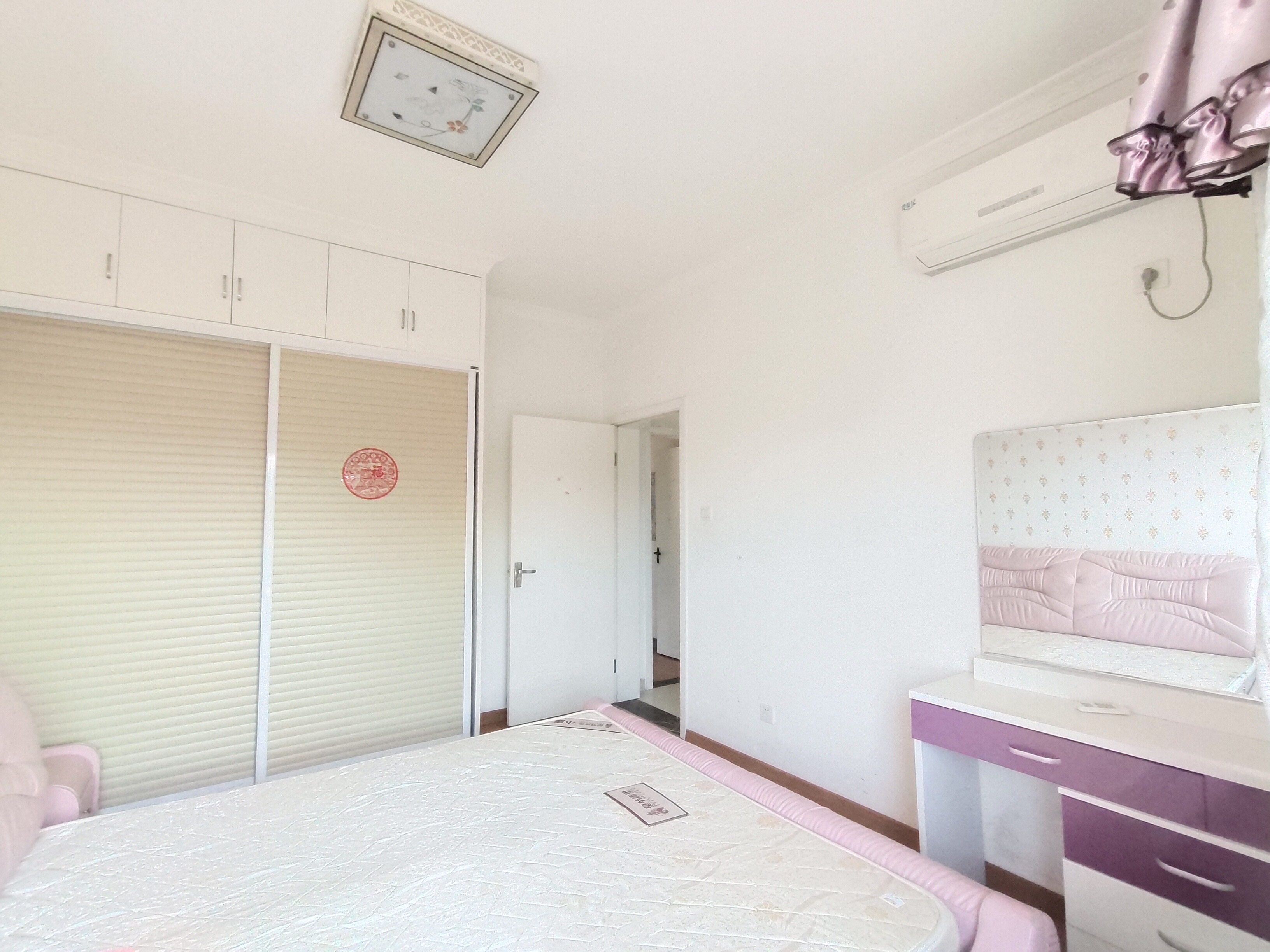 中泰峰境  3室2厅2卫   2200.00元/月室内图
