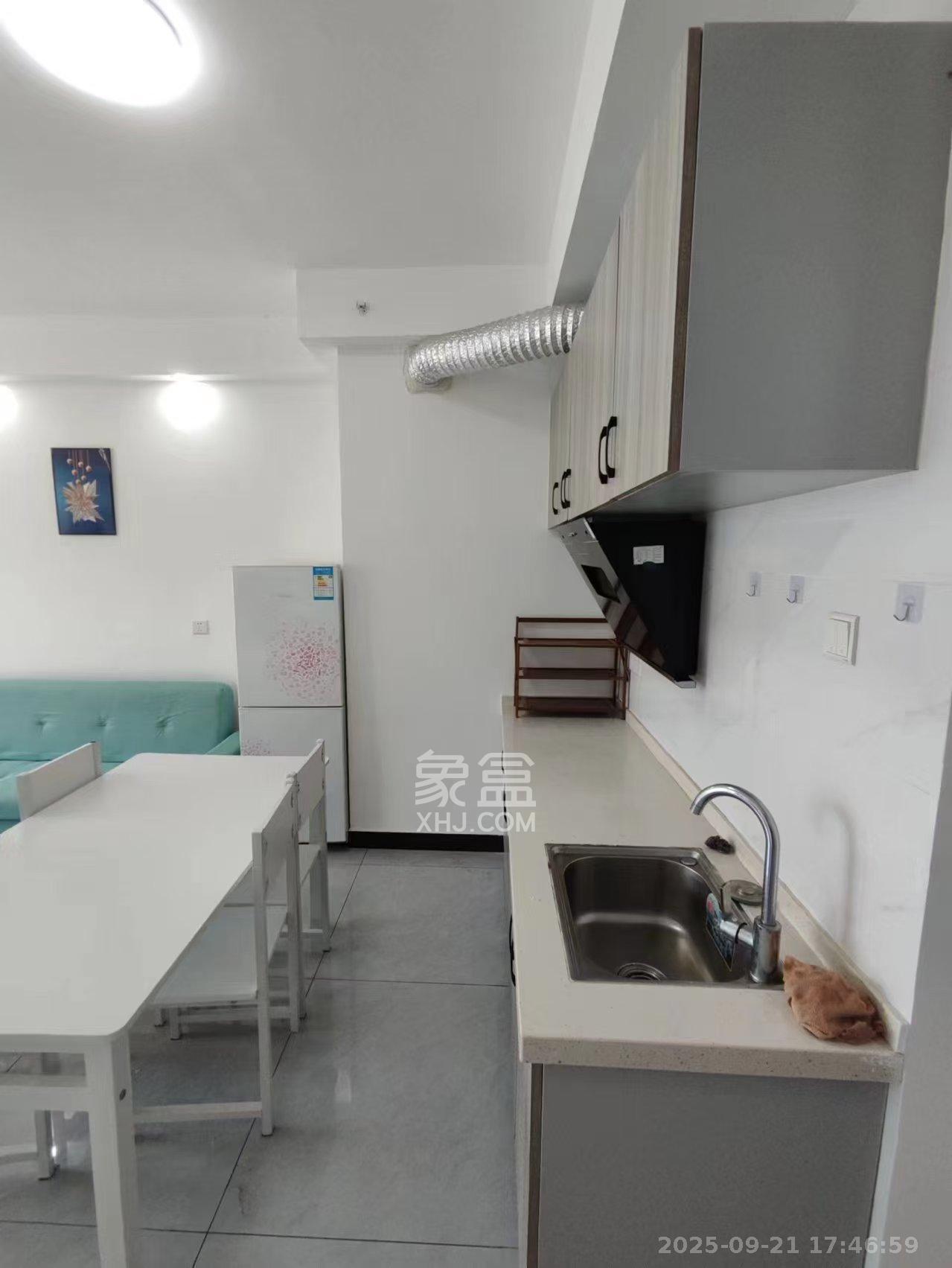 港湘铂玥（天园地芳国际珠宝城）  1室1厅1卫    1200.0元/月室内图