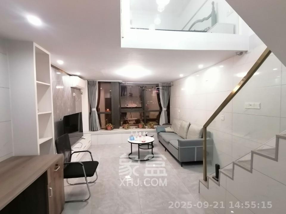 长房时代小镇  2室1厅1卫   2000.00元/月室内图