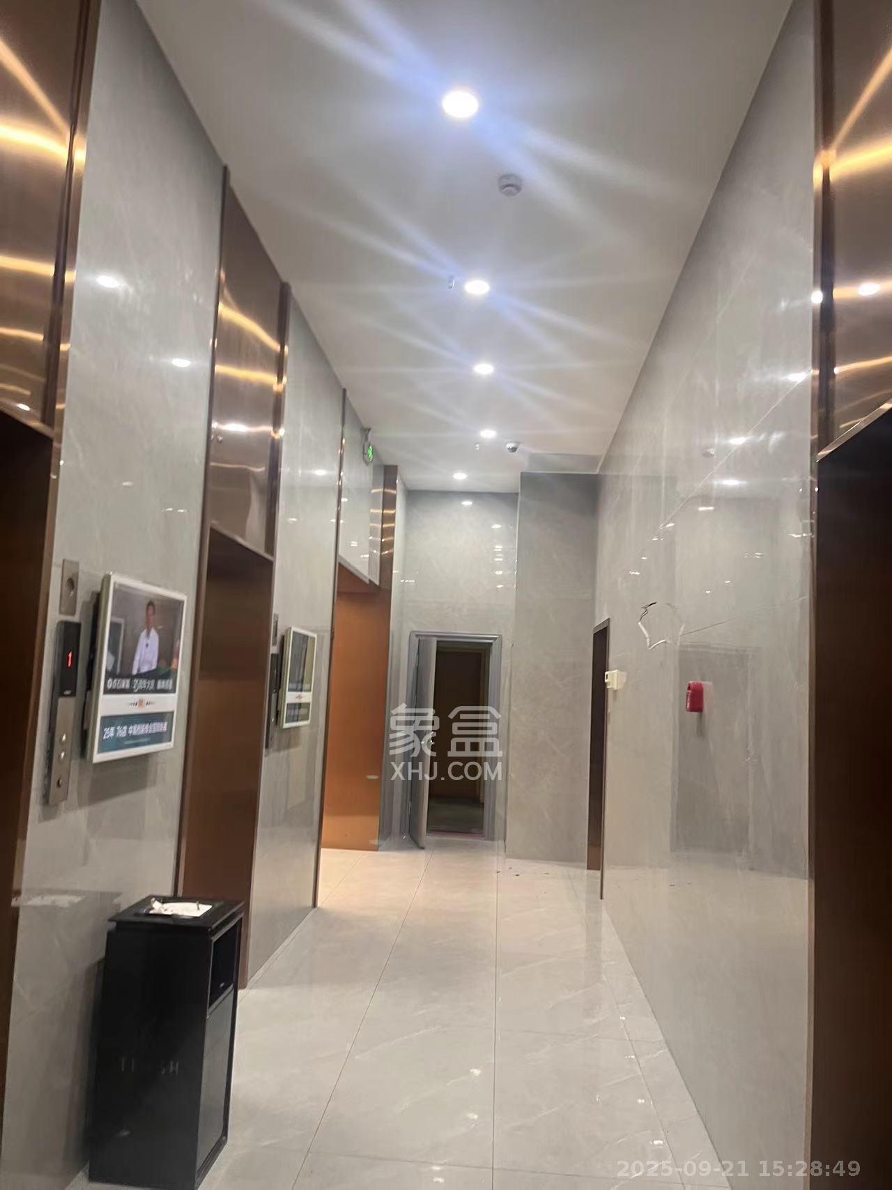 芙蓉蓉苑  1室1厅1卫    2300.0元/月室内图