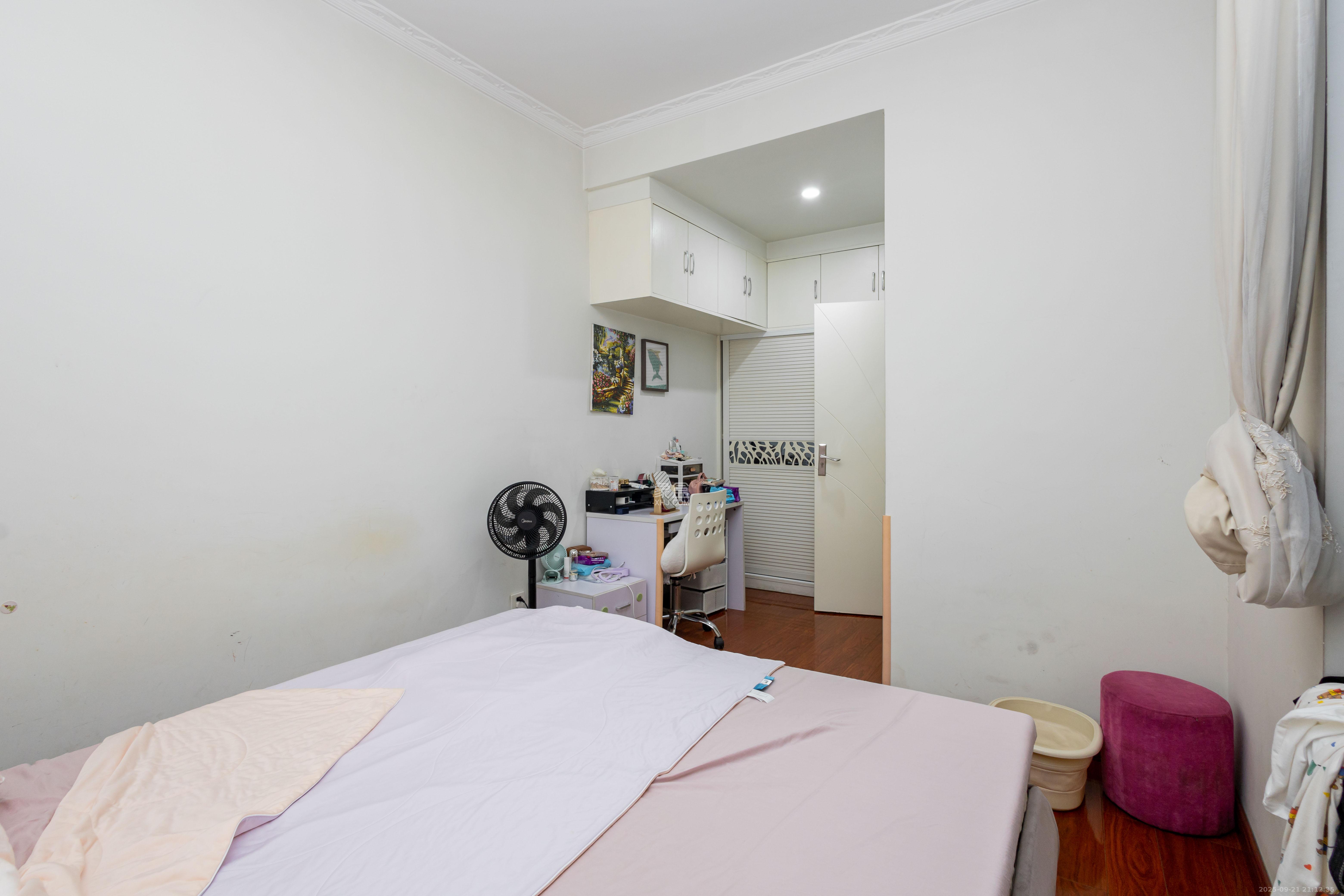 辉煌国际城一期 2室2厅1卫 72.0万 辉煌国际城一期 2室2厅1卫 72.0万卧室