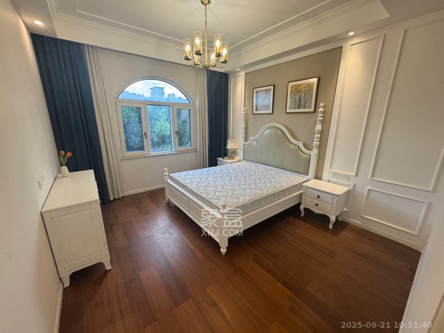 金地三千府(金地湖山樾、金地自在城) 6室3厅3卫 8800.0元/月 金地三千府(金地湖山樾、金地自在城) 6室3厅3卫 8800.0元/月室内图