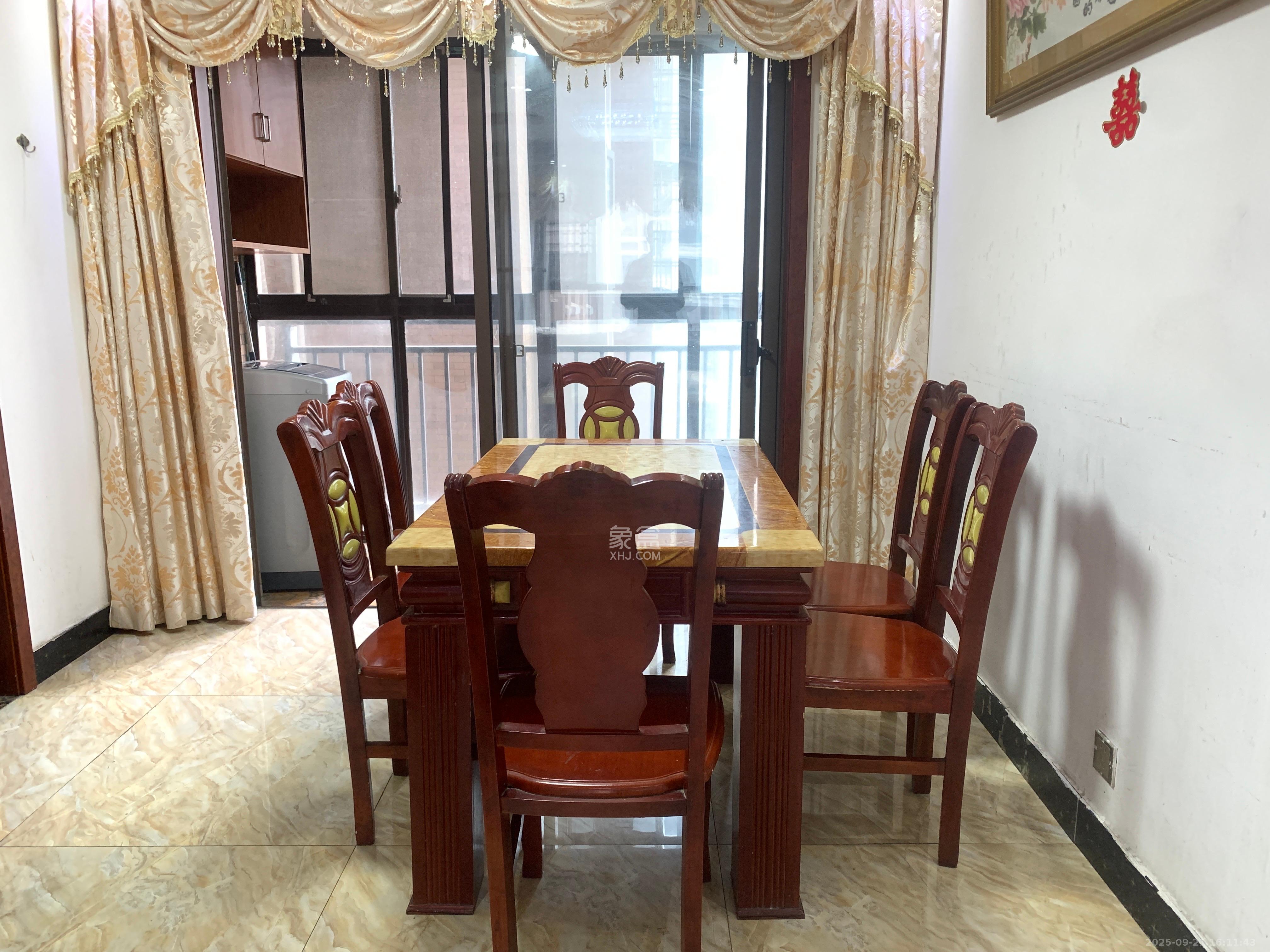 水岸世景 1室2厅2卫 1800.0元/月 水岸世景 1室2厅2卫 1800.0元/月室内图