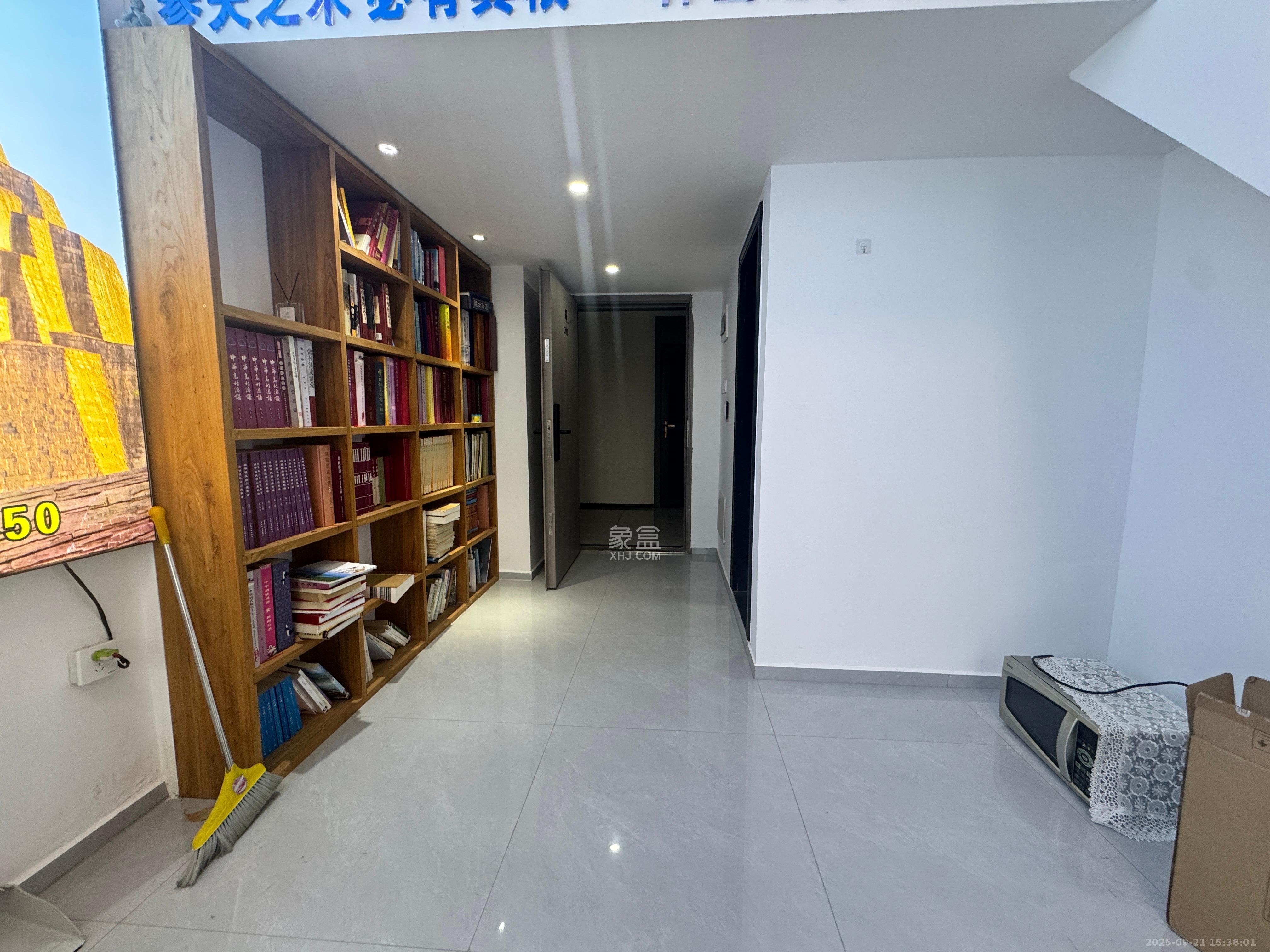 藏珑湖上公馆  1室1厅1卫    1800.0元/月室内图