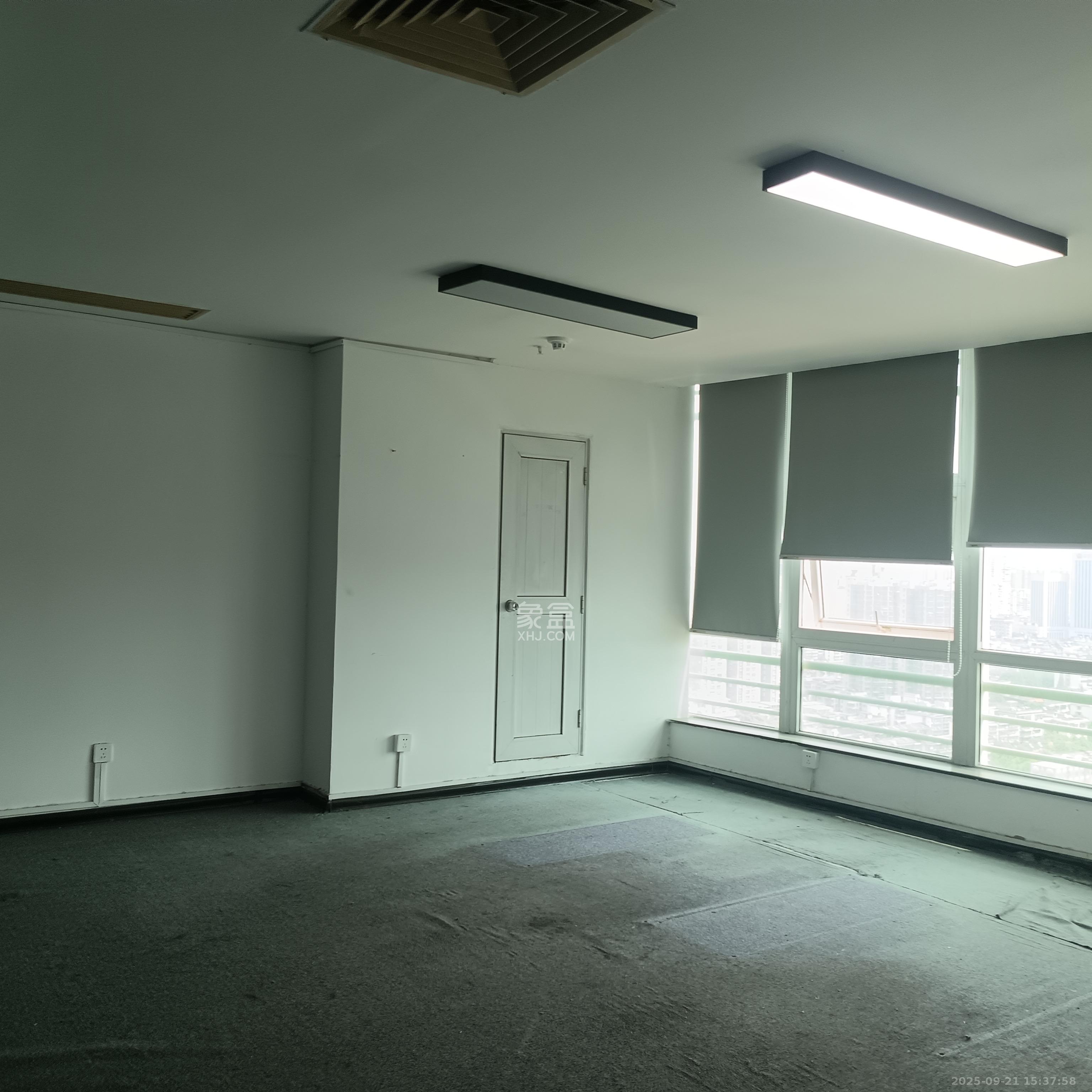 佳天国际新城  3室1厅1卫    9000.0元/月室内图