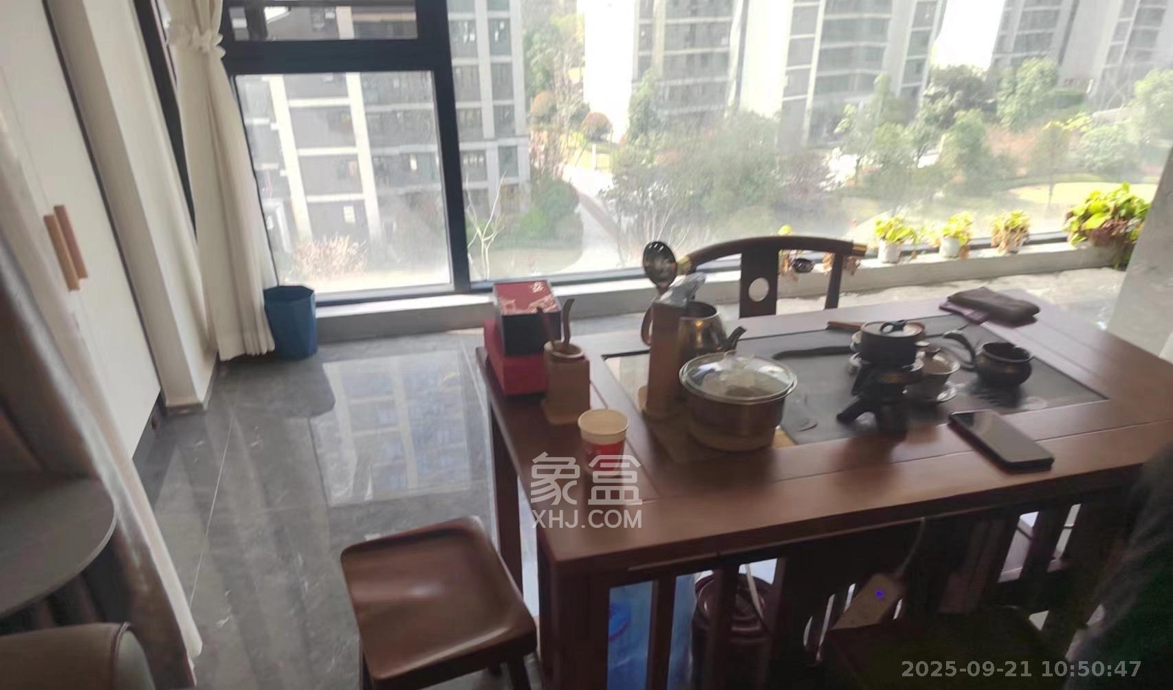 中海阅麓山一期  4室2厅1卫    5000.0元/月室内图