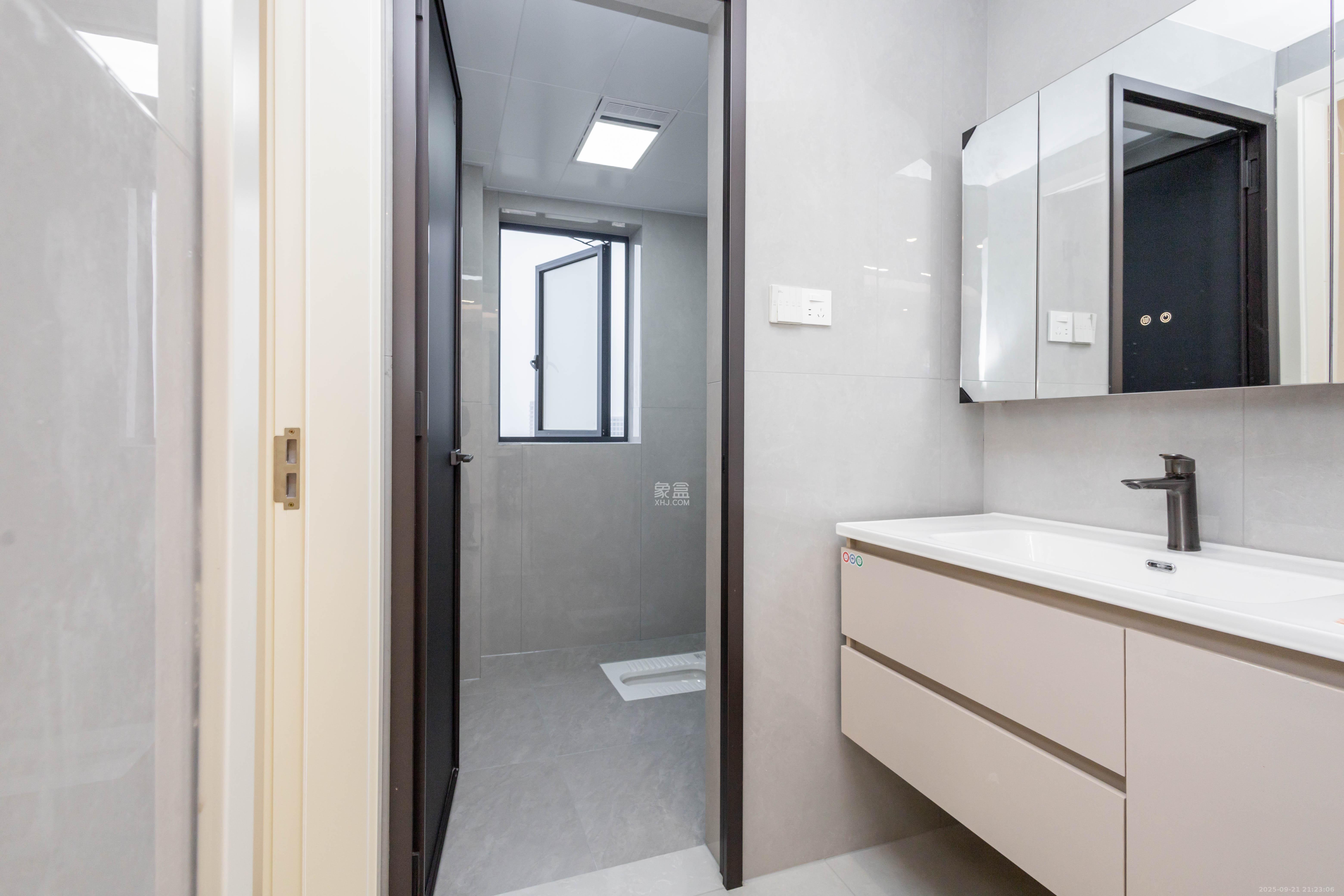 中交中央公园D4区 3室2厅1卫 108.0万 中交中央公园D4区 3室2厅1卫 108.0万卫生间