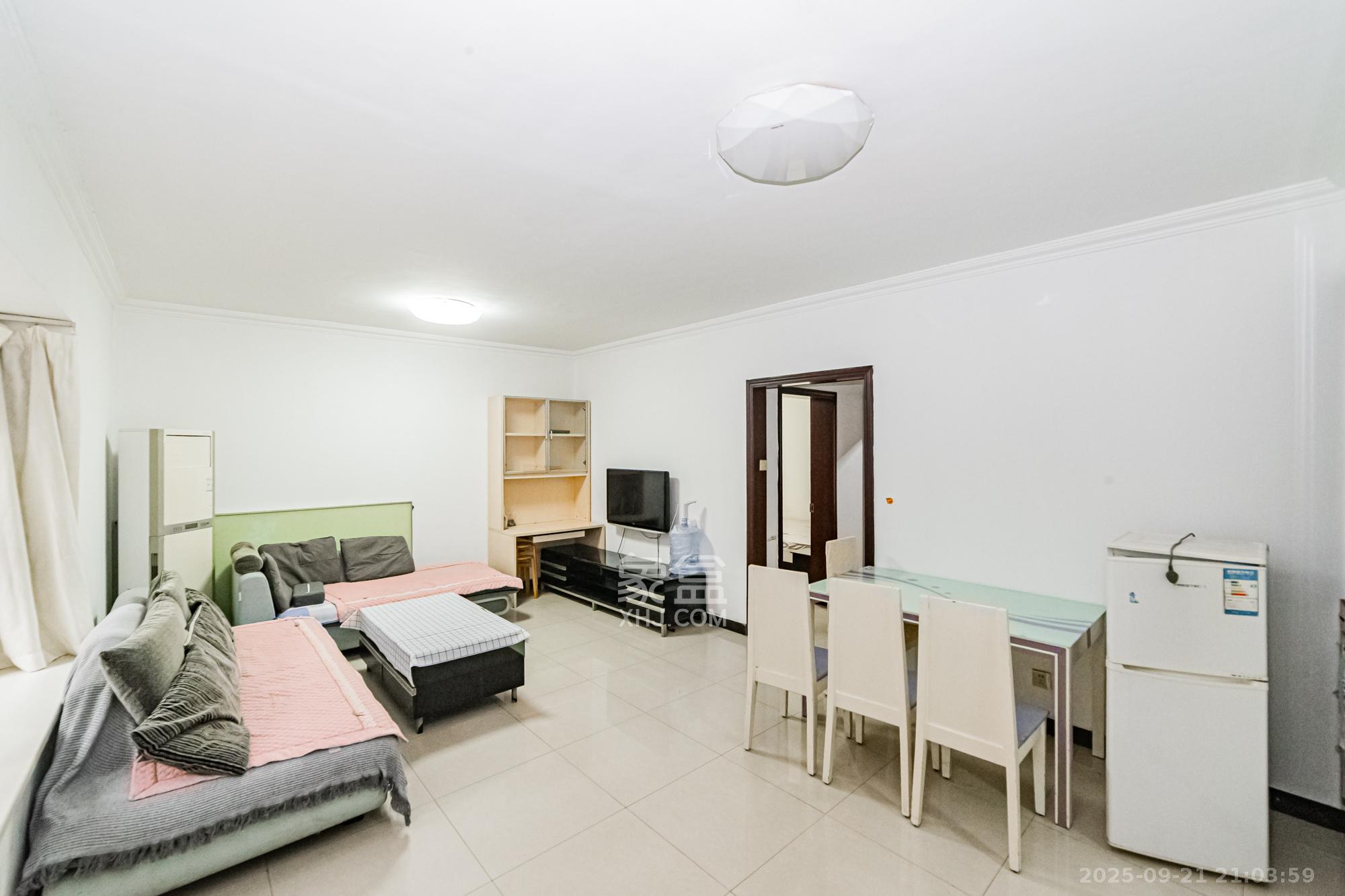 滨江君悦香邸 3室2厅1卫 90.0万 滨江君悦香邸 3室2厅1卫 90.0万客厅