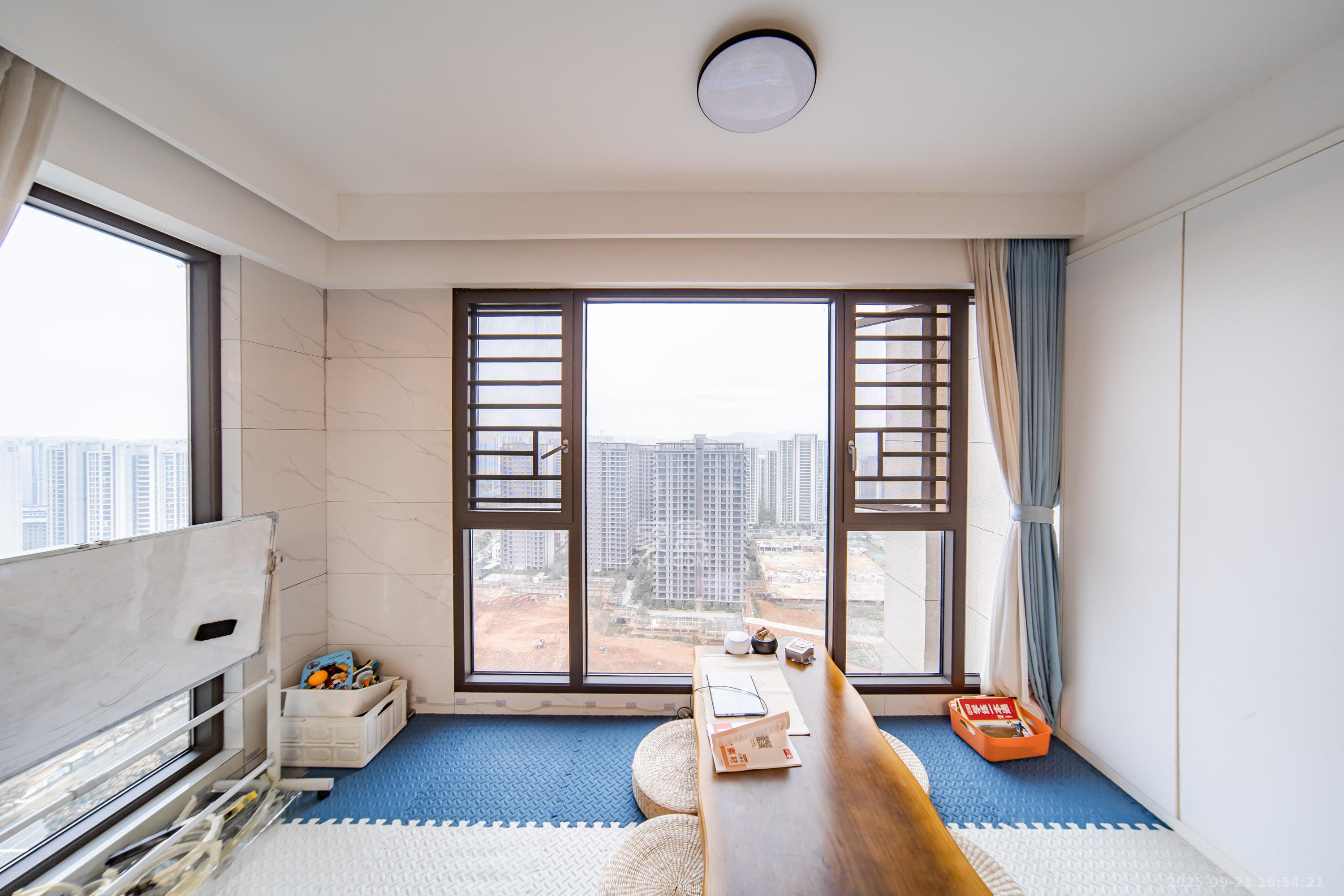 华申阳光城未来悦 4室2厅2卫 168.0万 华申阳光城未来悦 4室2厅2卫 168.0万阳台